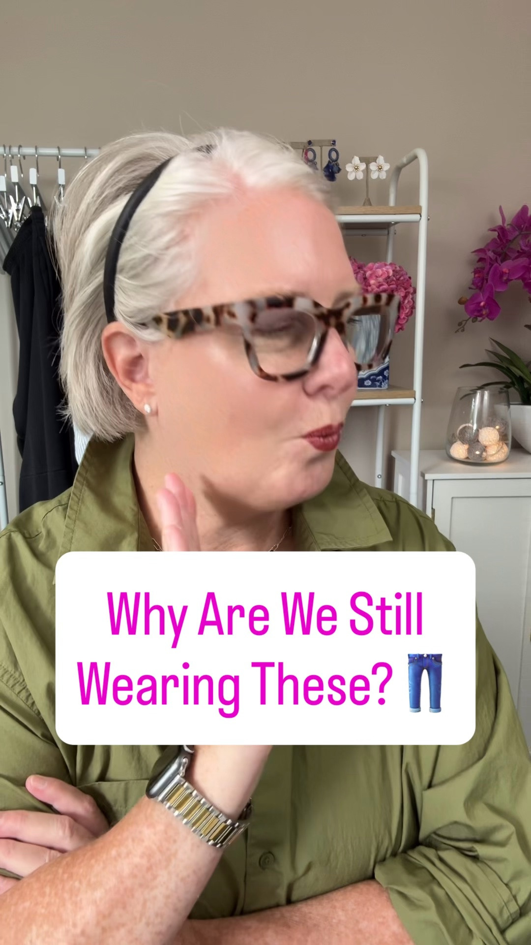 If buttons and zip-fly waistbands dig into your belly, there are so many more comfortable options! I'm sharing five types of pants that give you the stretch and ease of leggings without actually looking like leggings—including ponte pants, pull-on wide-leg and straight-leg pants, trousers, and even pull-on jeans.
These are especially helpful if your waistline has changed after menopause and you want pants that are comfortable for sitting, bending and moving throughout the day without giving up a polished look.

#LTKOver40 #LTKMidsize #LTKPlusSize