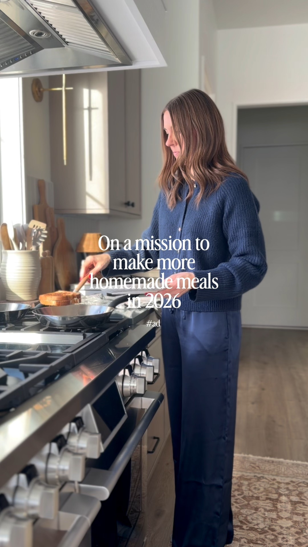 #ad Busy mom to four here, and one thing I’m bringing into 2026 - easy, home cooked meals. Our go-to lately has been a unique twist on grilled cheese (with the addition of honey, blueberries and mozzarella). It’s the kids’ favorite after school snack. 

We have been loving this stainless steel frypan set from @tfalusa! Not only are they easy to use, these stainless steel pans are oven AND dishwasher safe.

 @target #TargetPartner #Target #GiftedByTfal #TfalCreator

#LTKHome #LTKdayinmylife