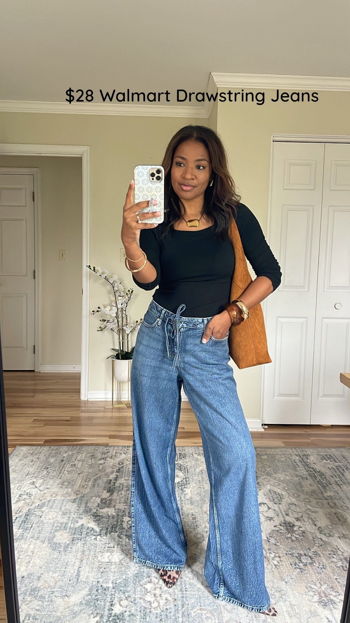 These are a size 2! Check the length and inseam details as they run big 

 #ltkfindsunder50 #ltkfindsunder100 #ltkfallsale