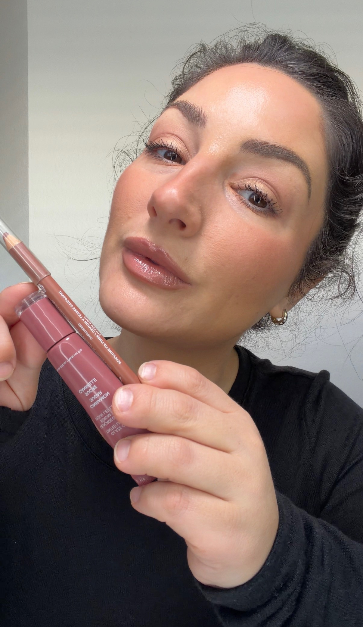 Hydrating lip serum 
color cinnamon sugar

Sculpting lip liner shade unbothered

Perfect for a glossy pout!


#LTKgrwm #LTKBeauty #LTKFindsUnder50