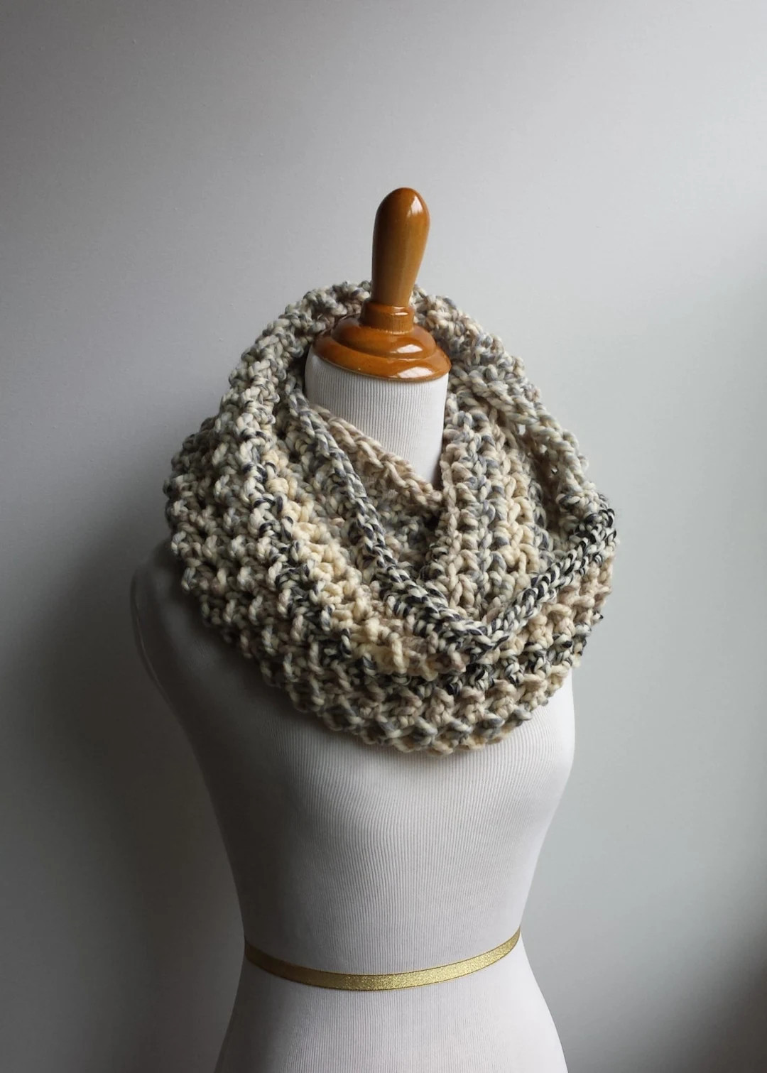 Chunky Knit Infinity Scarf: Cream Wool Blend Cowl - Etsy | Etsy (US)