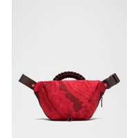 Team Canada Curved Crossbody Bag 3L | Lululemon (US)