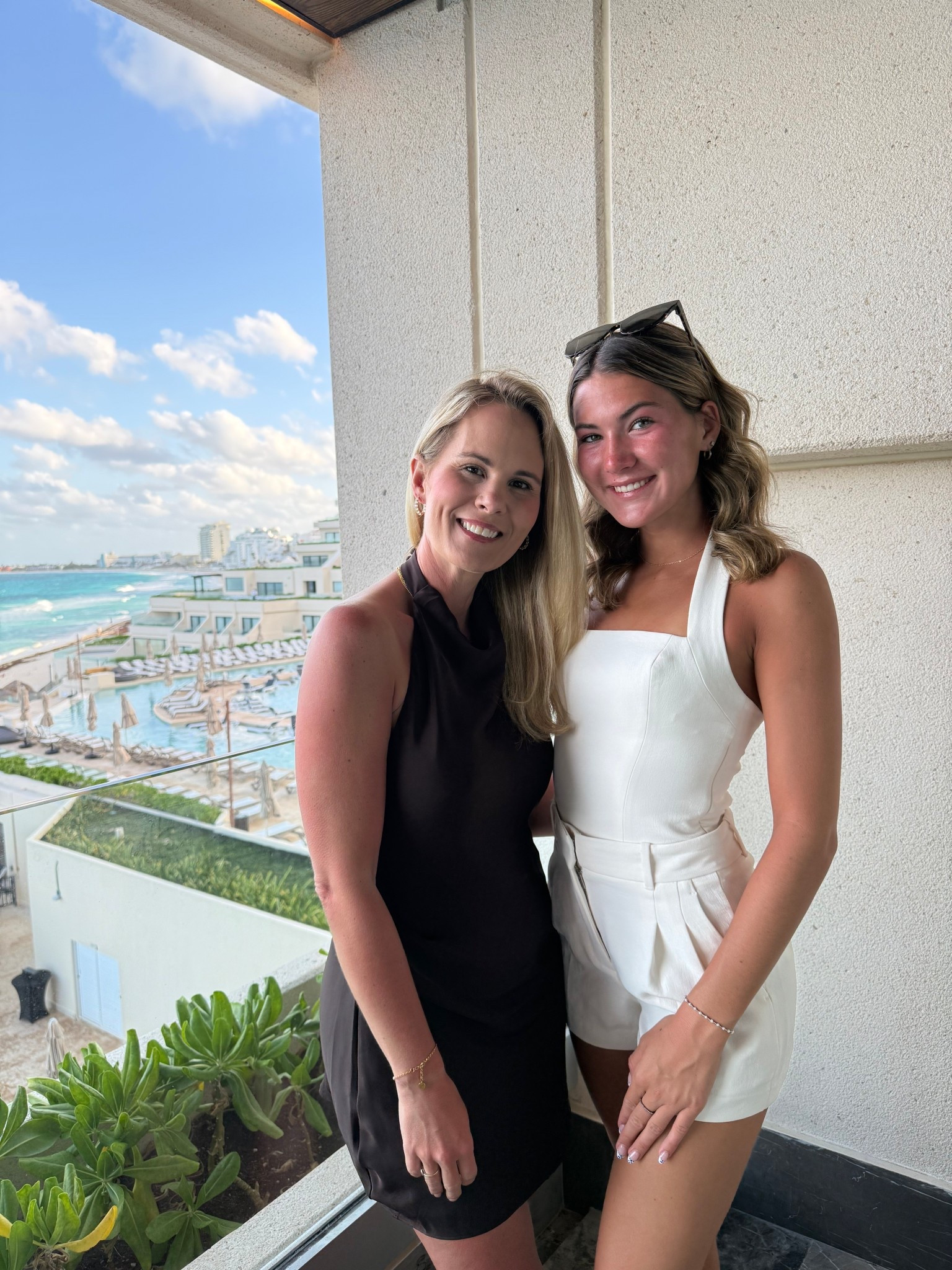 @Aritzia piper and I and our newest Aritzia finds that we’ve got down in Florida absolutely love this dress. It’s so pretty. I knew I had to have it once I put on the chocolate brown and the piper is in the really cute halter top and shorts￼

#LTKdayinmylife #LTKmomlife #LTKootd