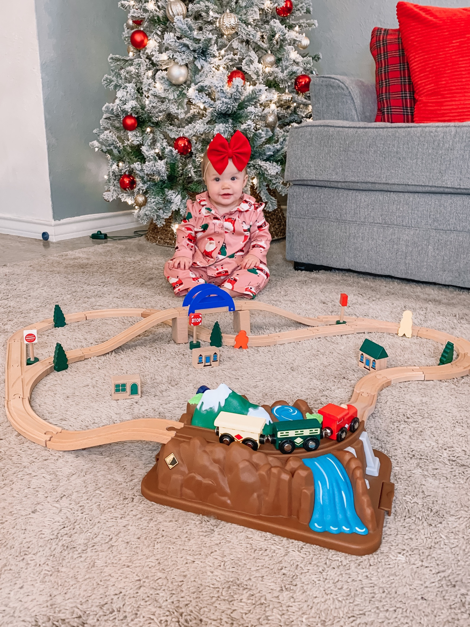 Battat best sale christmas train