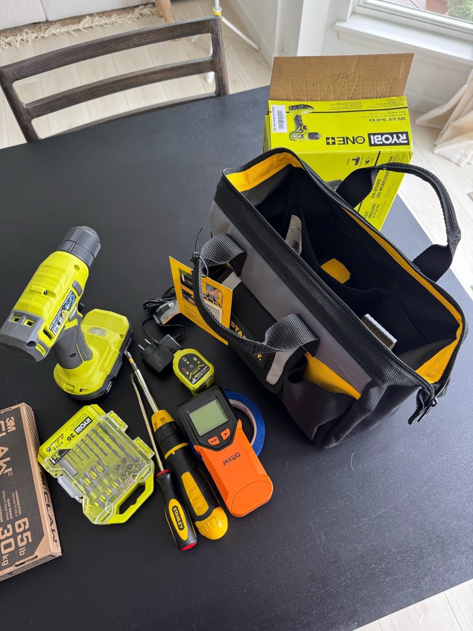 What’s in my tool bag as a girl living on her own :)