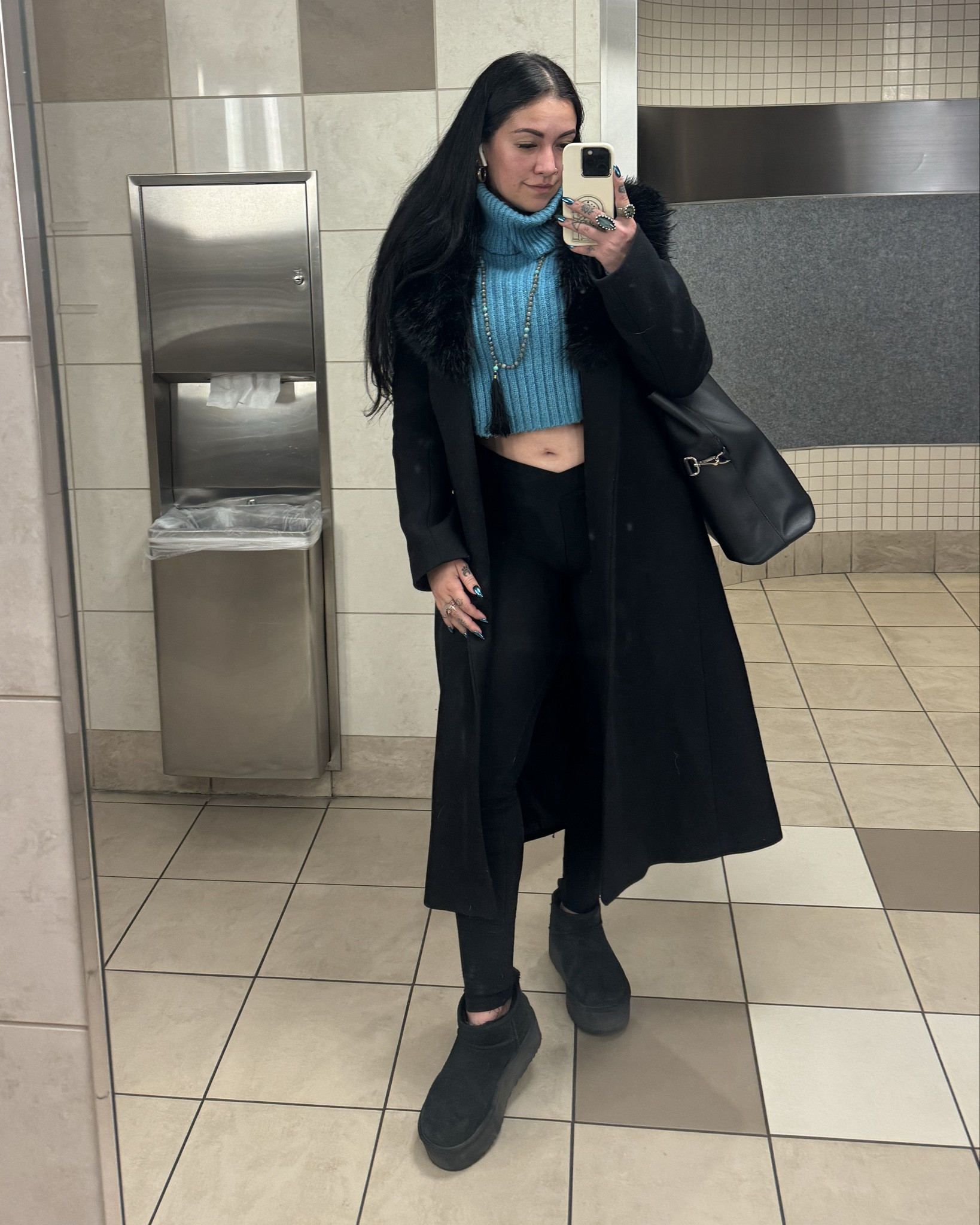 Travel day during Aquarius season! 
🩵 Turquoise for Aquarius 
🖤 Black for protection 

#LTKStyleTip #LTKTravel #LTKWorkwear