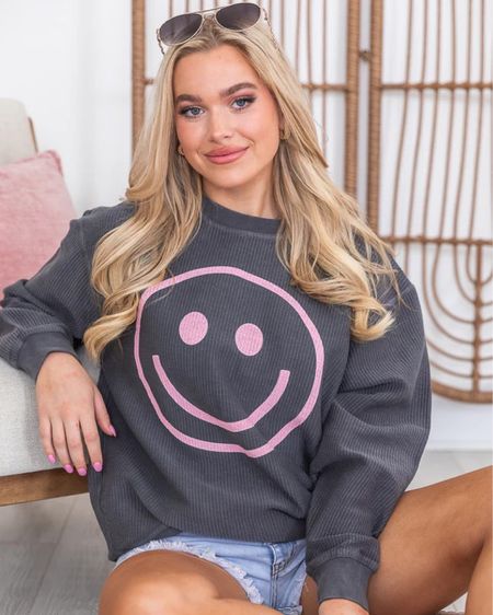 smiley face sweatshirt 🥰🥰

sweater, spring outfit, summer outfit, comfy outfit, lounge outfit

#LTKfindsunder50 #LTKSeasonal #LTKstyletip