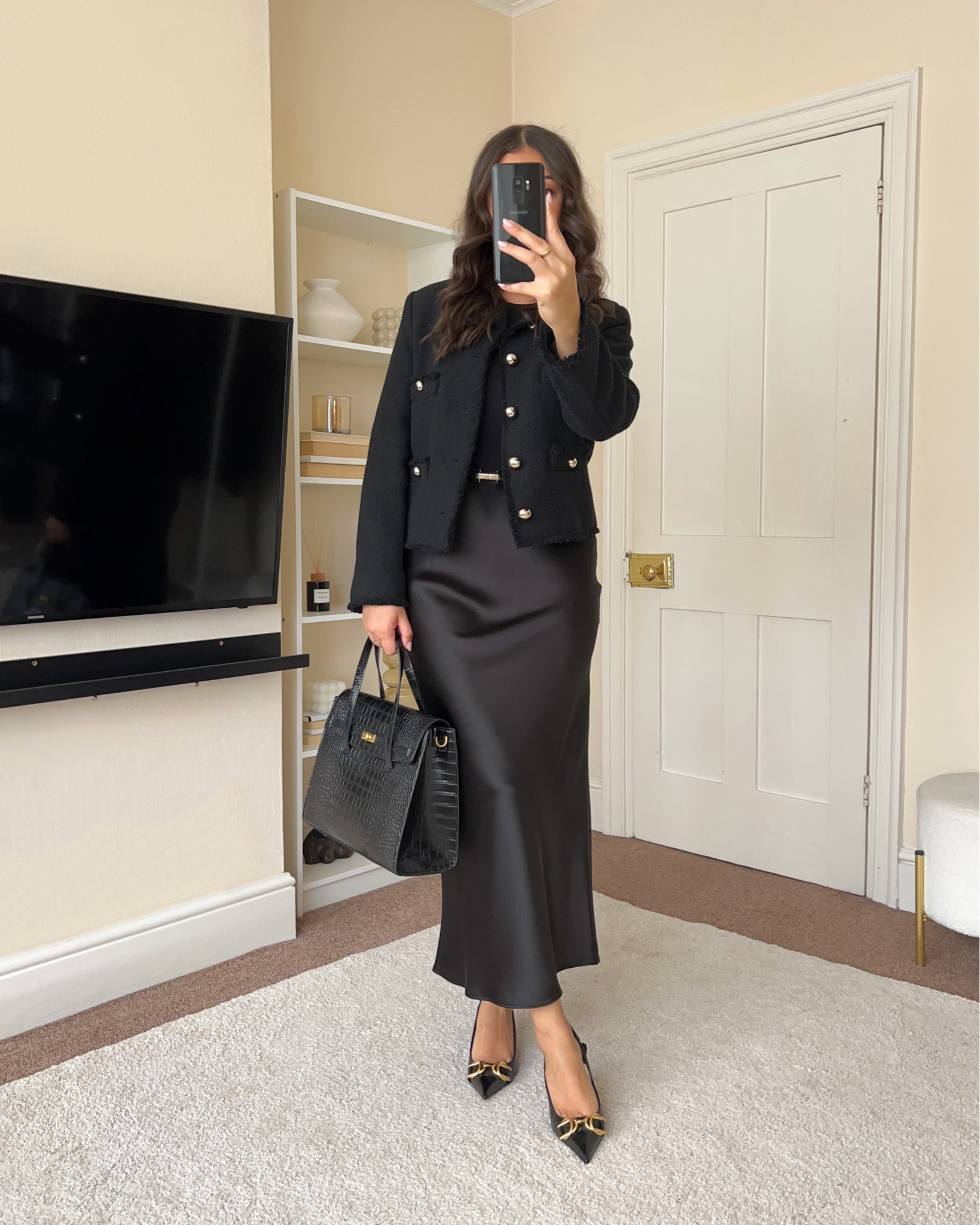 All black smart casual summer to autumn transitional outfit.
Jacket is from Mango, I’m wearing size M.
Skirt is from River Island, I’m wearing size UK10.
Some items are no longer available so I’ve linked similar.

#LTKstyletip #LTKunder100 #LTKeurope
