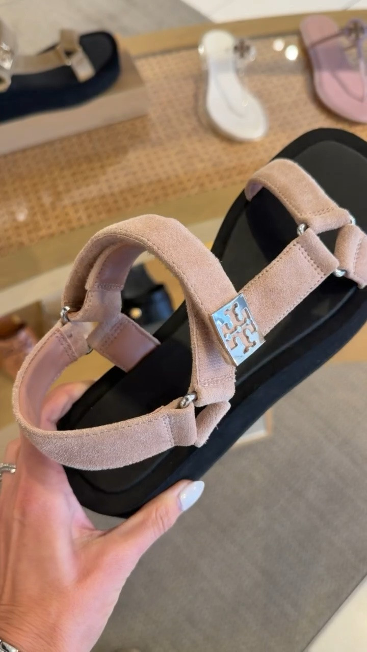 Tory Burch platform sandals on sale 35% off, tory burch sale, suede platform sandals, annabrstyle

#LTKSaleAlert