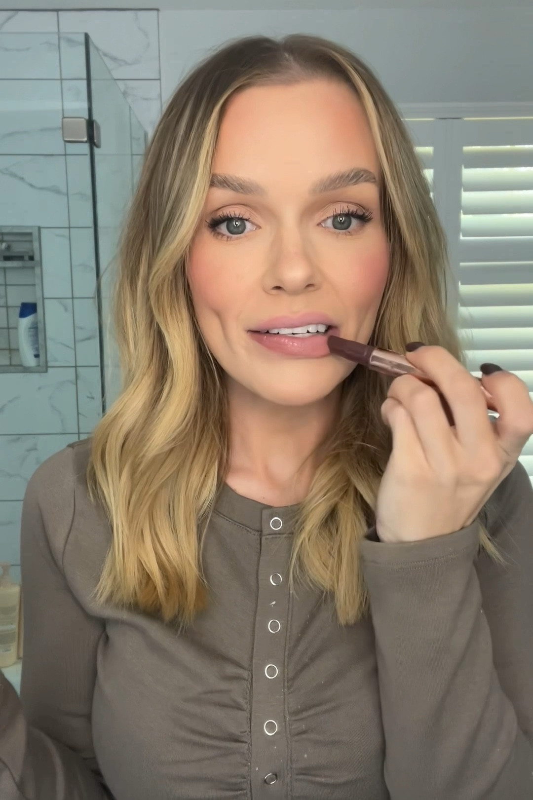 My fall makeup faves! 

Shade Info:
Foundation in Shade 110
Corrector in Cherry Blossom
Concealer in Shade 10
Loose Powder in Peach Pie
Finishing Powder in 1/Lightest
Highlighter in Sunstone
Blush in She’s Flushed
Bronzer in 03 Medium
Contour in Intensity 1
Brow Pencil in Shade Espresso
Lip Liner in Pillow Talk
Lip Gloss in Honeysuckle

#LTKCon #LTKBeauty #LTKFallSale