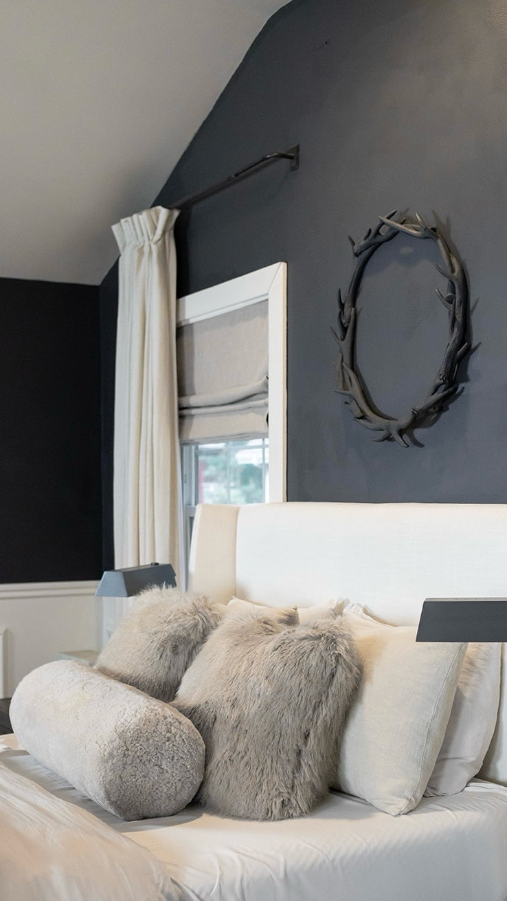 Thrifted antler wreath, elevated with my favorite chalky black spray paint. Matte, moody, smooth coverage, and always chic. Linked here.

#LTKFindsUnder50 #LTKHome
