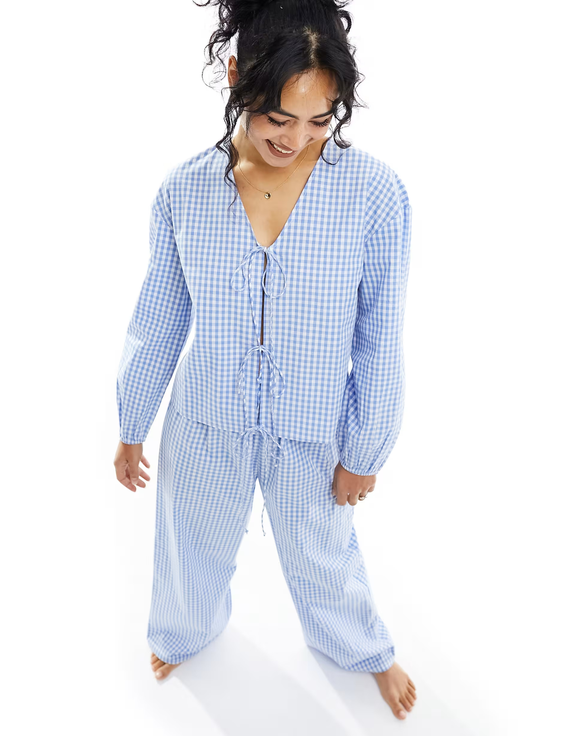 Luna - Oversized pyjamatop met gingham ruit en strikjes in blauw, deel van co-ord set | ASOS (Global)