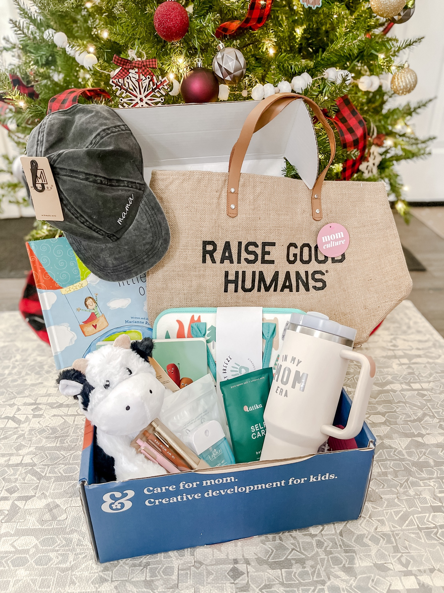 I have found the perfect gift for your pregnant or postpartum bestie!🤰🏻

#AD @bloom.and.rise is a woman owned company started by two mental health therapists🥹 They offer curated one time, subscription and custom gift boxes for pregnancy and postpartum. The best part is their boxes also include items for your child’s development! Their boxes offer practical tools to address emotional challenges, foster secure attachment, and support child development!

Troy and I are absolutely loving the Mom + Toddler box for 2 year olds. There are so many amazing goodies in it that is perfect for both of us. 

CODE: CAITLYN-797 to save!



#LTKKids #LTKBaby #LTKBump