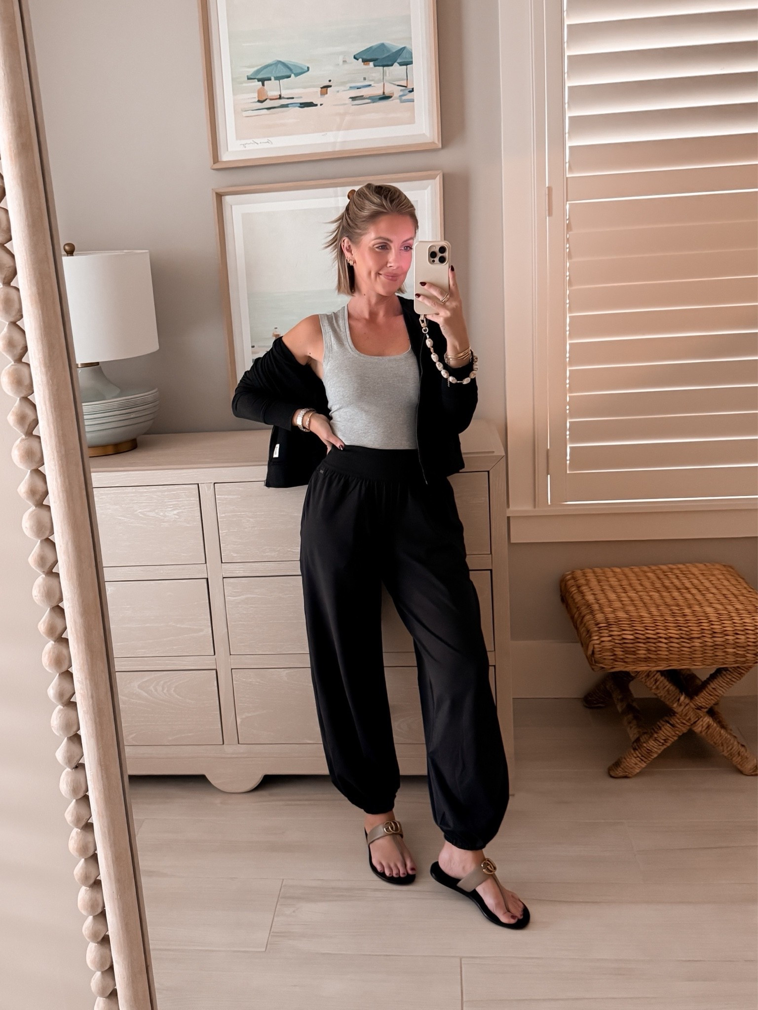 Wearing the XS in each piece 💗 This DreamKnit material is so unbelievably comfortable! 

@vuoriclothing #vuoripartner