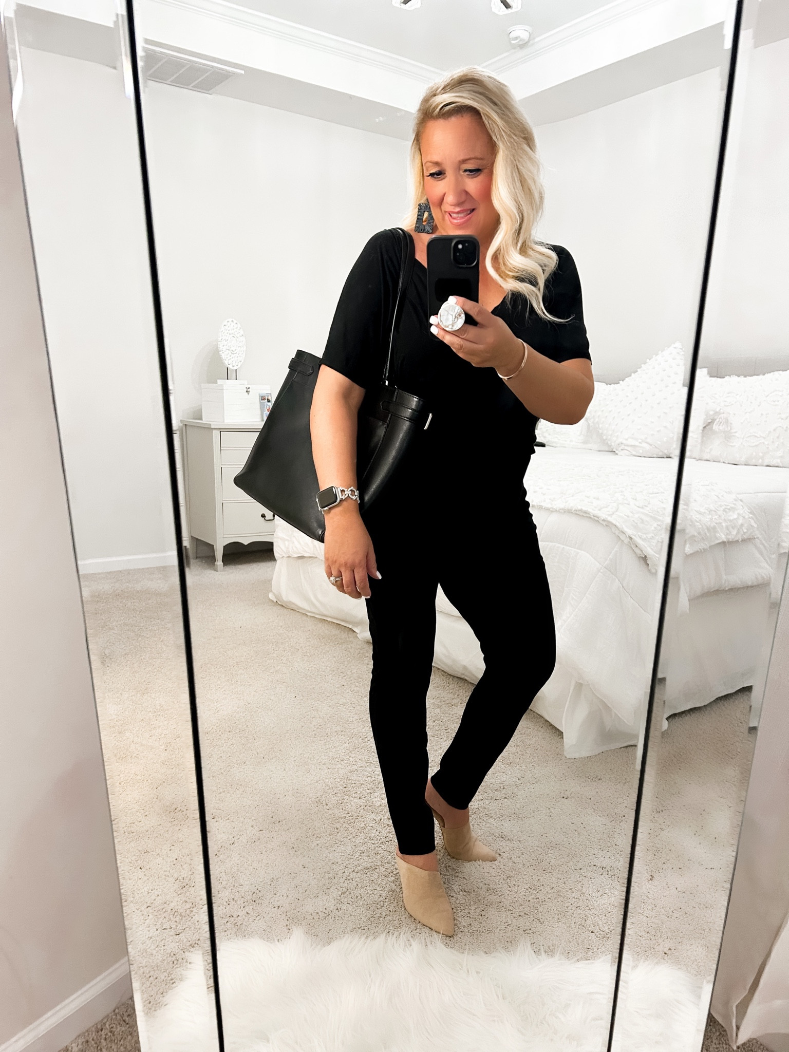 Ok. Can we just talk about these leggings that have a real-jean look. With their super-soft fabric and comfortable stretch, these leggings will be on constant repeat and will become an essential part of your wardrobe. Trust me.

But the good news doesn’t stop there. HUE.com provides customers with Free Shipping on purchases of $75 or more and customers can get 20% off when they register to receive emails from Hue.com 
Run girl Run. 🏃‍♀️

@hue #hue #hueleggings #leggings #leggingsoftheday #ad

#LTKSeasonal #LTKstyletip #LTKGiftGuide