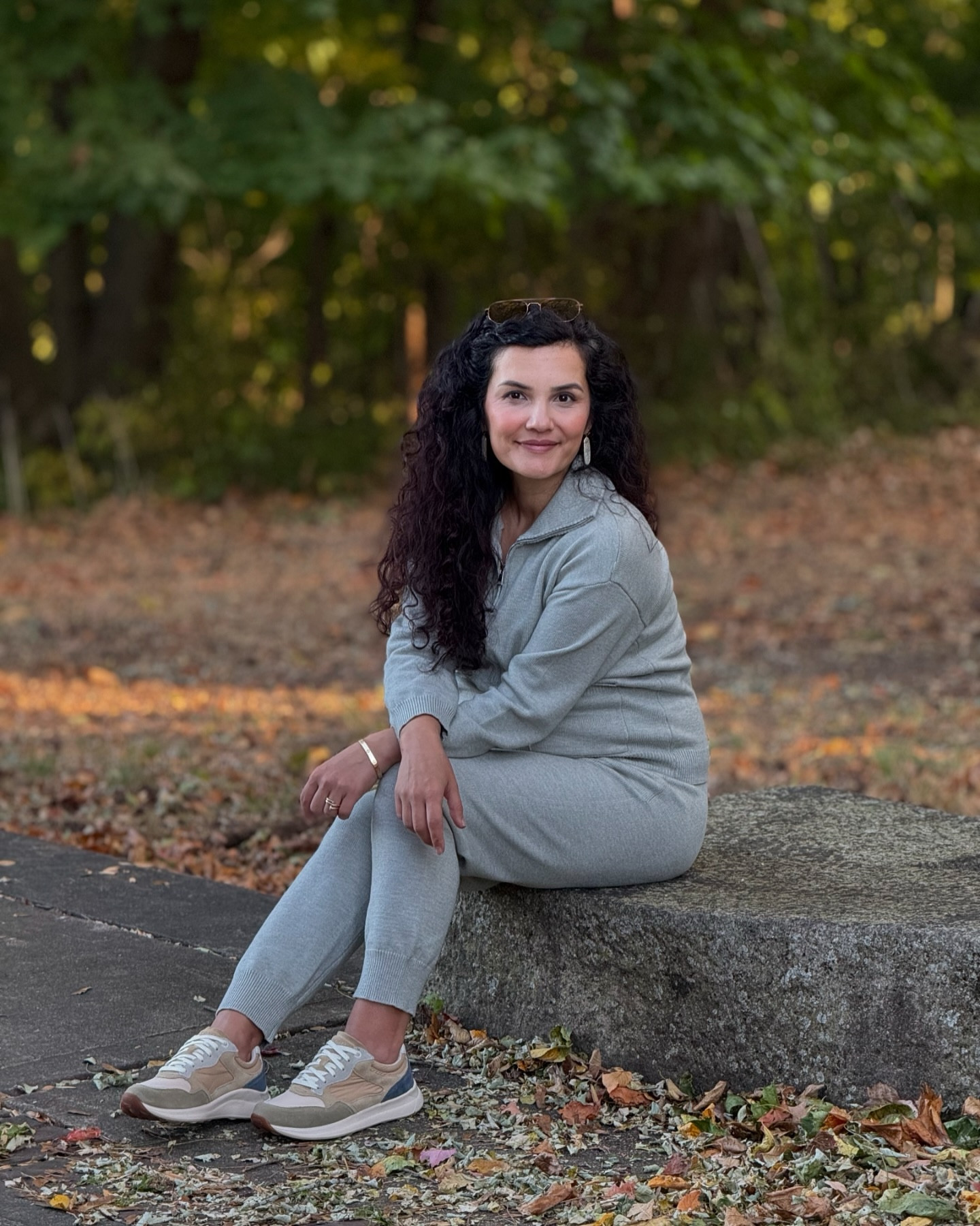 Spending the weekend in my favorite comfy shoes! They’re so stylish and cozy that I can explore all day without a care. Who says you can’t have it all? Here’s to making the most of these carefree days! 
.
.
.
.
.

#WeekendVibes #comfortablefashion #CasualStyle
#OOTD #ShoeGame #StreetStyle #StyleInspo #FashionDiaries
#ExploreTheCity #ComfortMeetsStyl #sportshoes #bestshoes 
#Aetrex #MyAetrex #AutumnInAetrex @aetrexworldwide