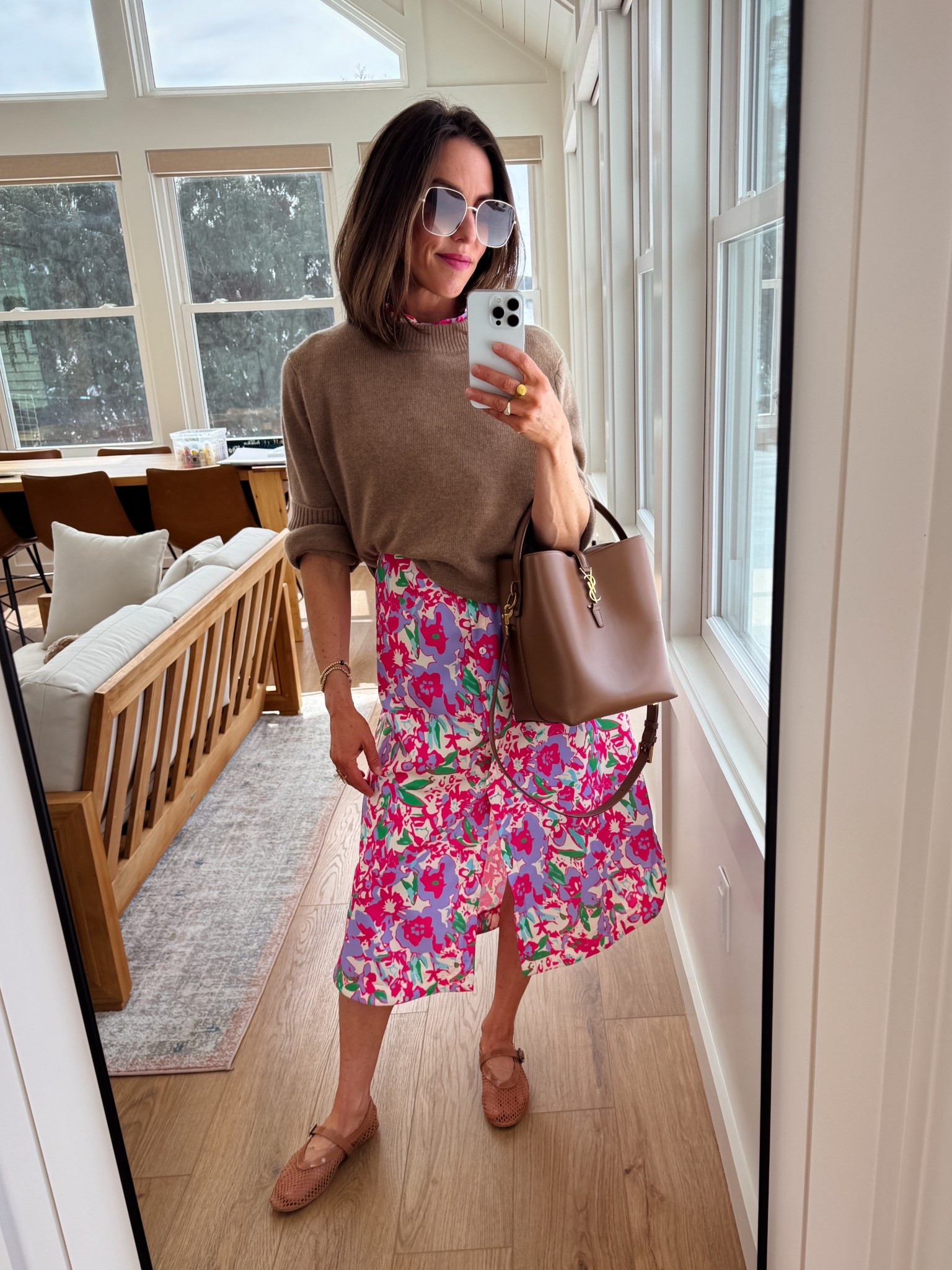 Love pairing this earthy tone cashmere sweater with a bright pop of floral! 🌸🌺🤎

#LTKmomlife #LTKOver40 #LTKSeasonal