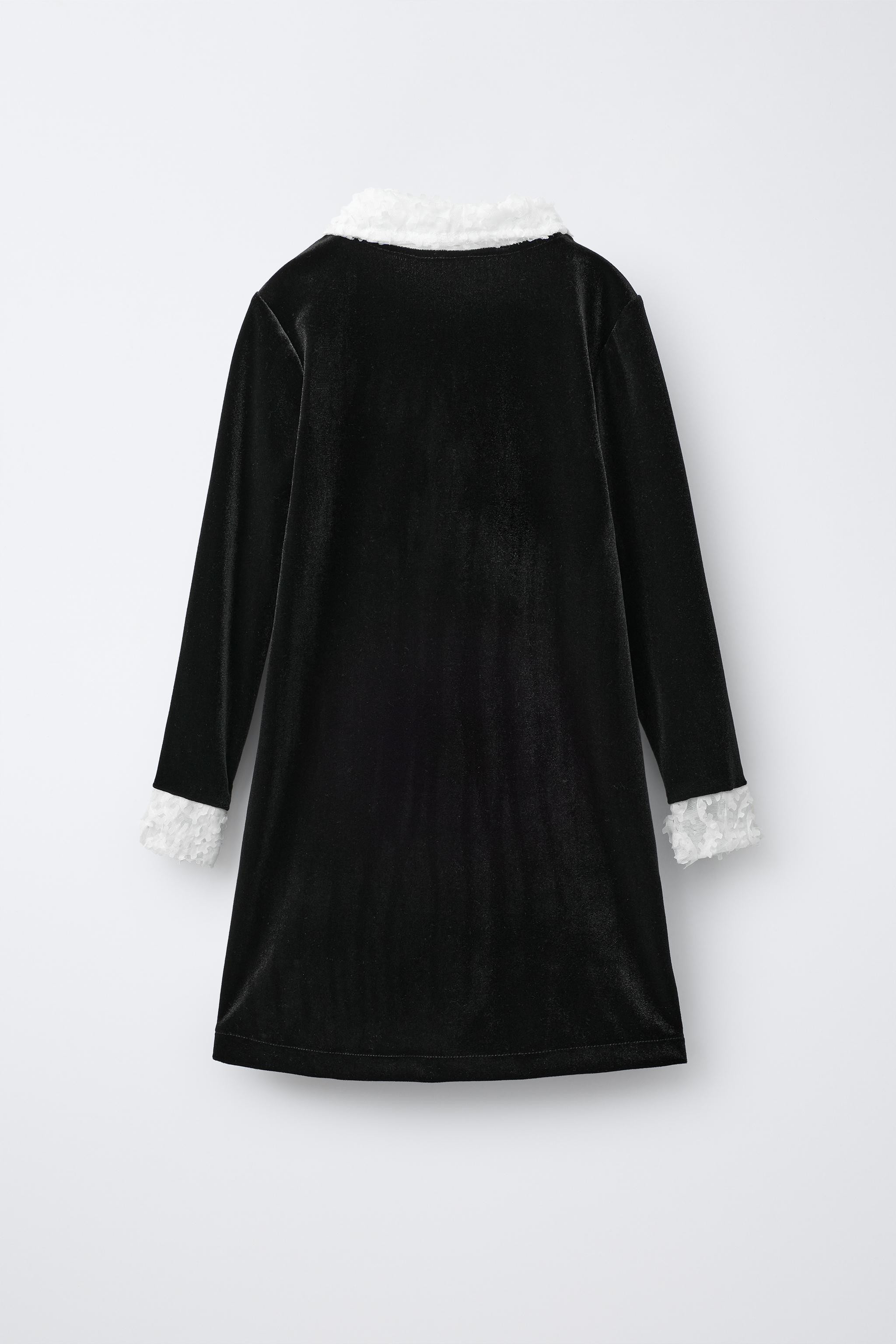 NEWGOTHIC DRESS COSTUME$ 39.90Black | 0653/739/800Add to cartAddGothic costume. Textured V-neck d... | Zara US