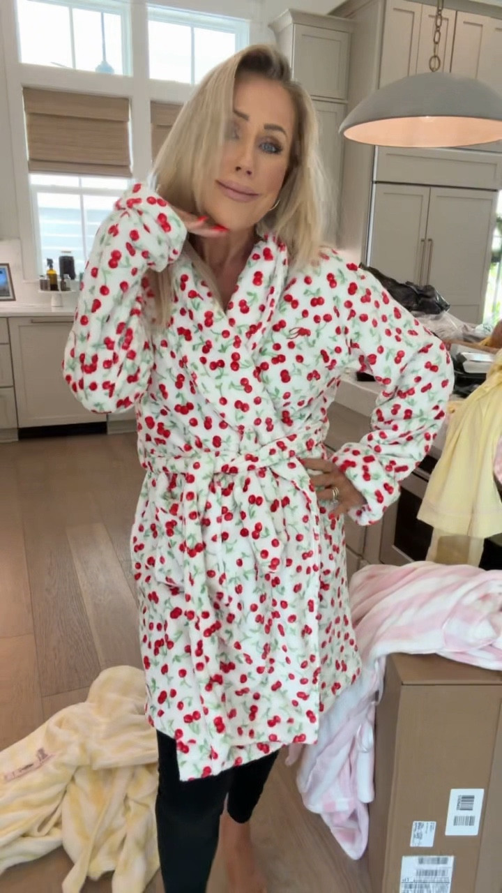 Victoria’s Secret is running a sale on my latest pajama order! Up tp 30% off!

#LTKgrwm #LTKmomlife #LTKootd