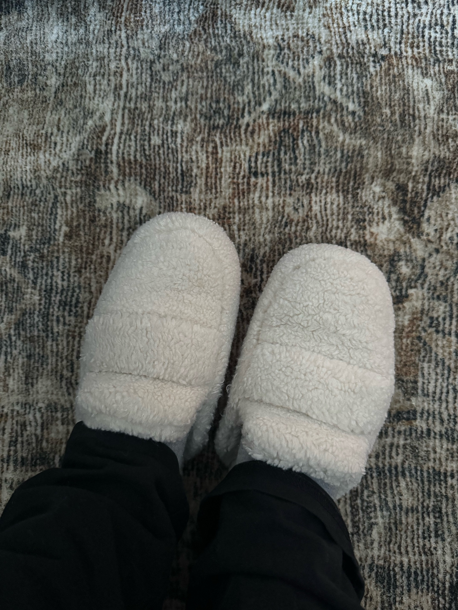 Slippers

#LTKStyleTip #LTKHoliday #LTKGiftGuide