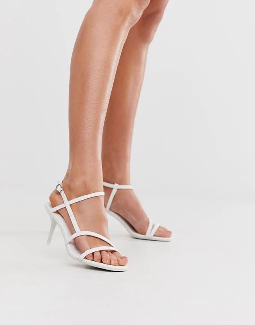 New Look – Weiße Sandalen mit niedrigem Absatz | ASOS DE