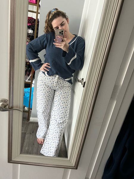 Fun printed jeans 

Blue and white jeans, printed jeans, white jeans, floral jeans, blue and white sweater, midsize outfit 

Jeans - large 
Top - large 

#LTKmidsize #LTKstyletip