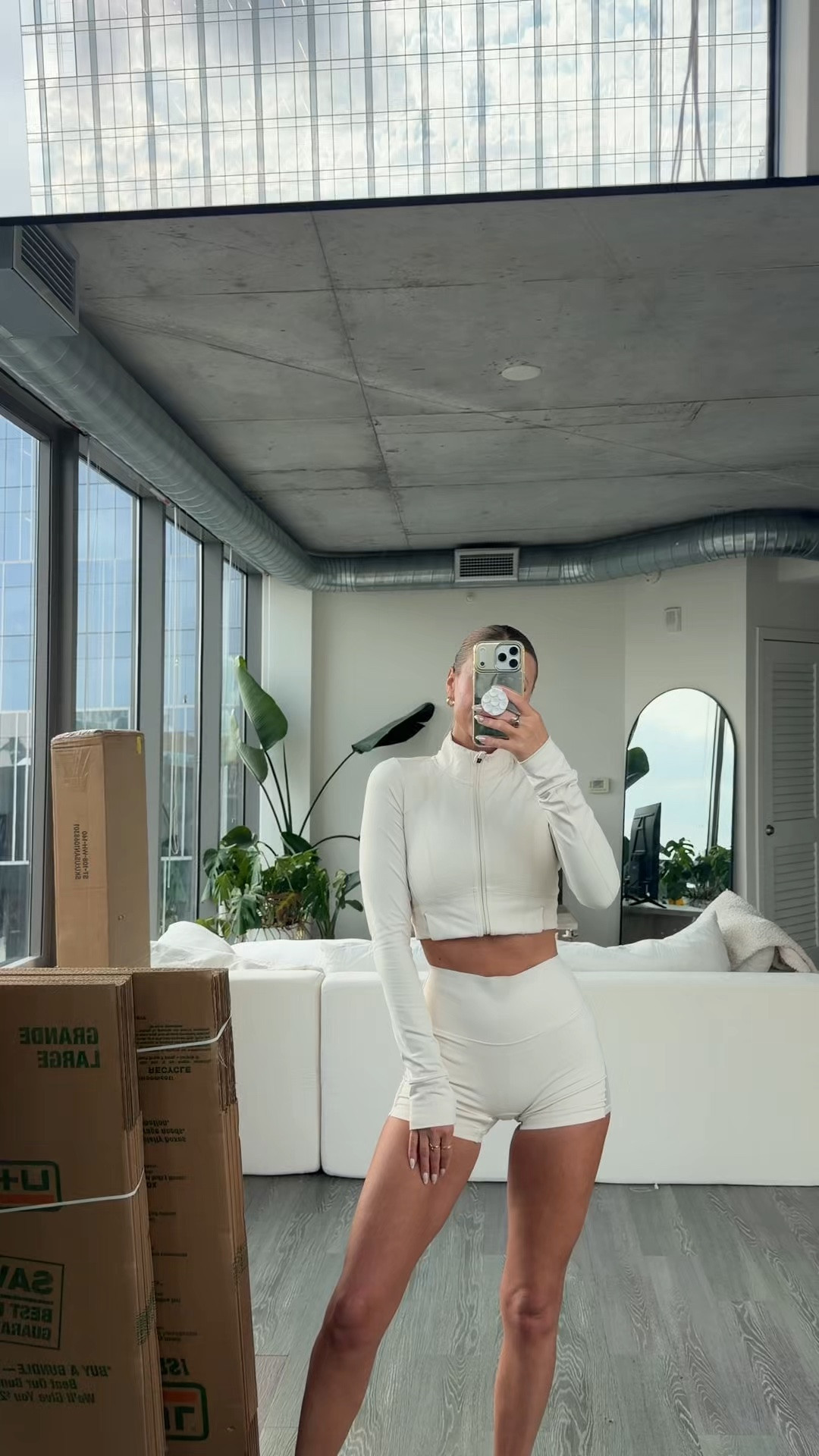 🤍🫶🏼🧋 cutest neutral workout set

#LTKdayinmylife #LTKgrwm #LTKootd