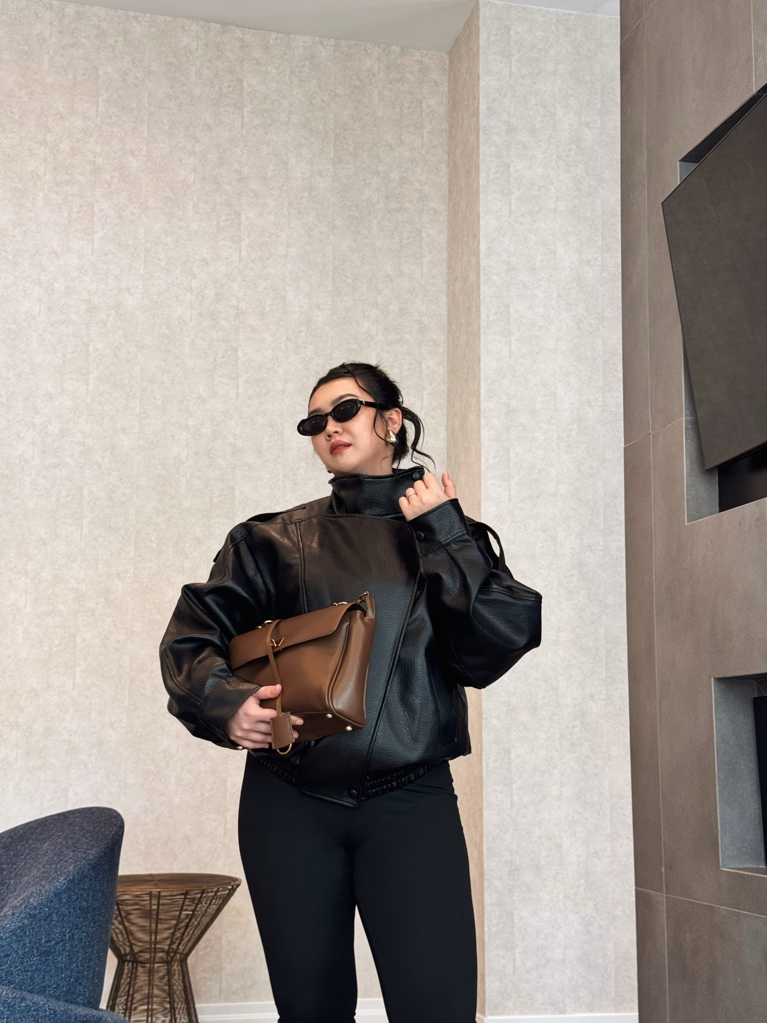 Leather, neutrals, and timeless pieces. 🤎🖤

Shop my look.

#LTKstyletip #LTKworkwear #LTKshoes