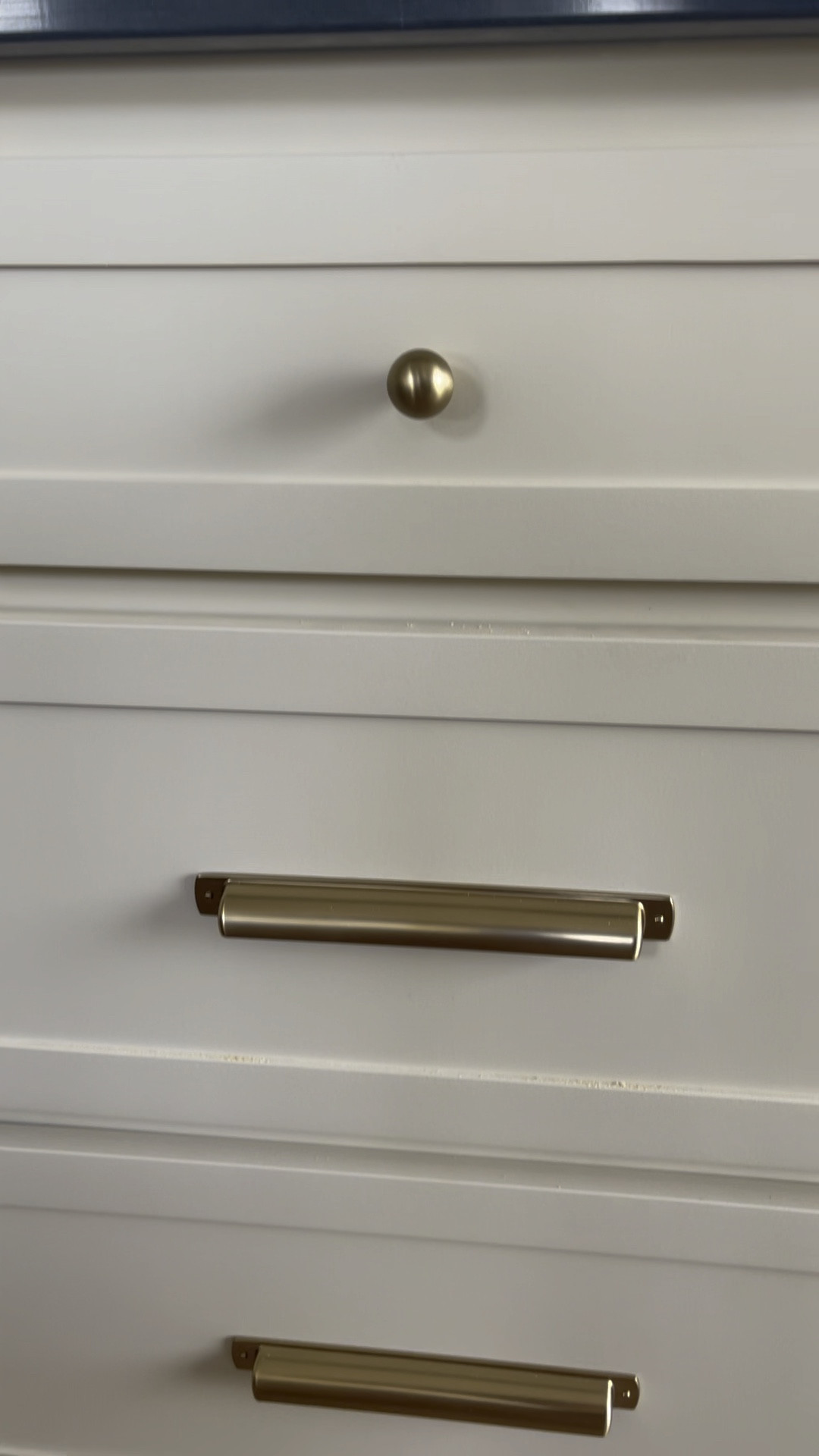 Gold cabinet hardware | kitchen cabinet inspo | kitchen hardware | gold hardware | Amazon cabinet hardware | Amazon finds

#LTKVideo #LTKfindsunder50 #LTKhome