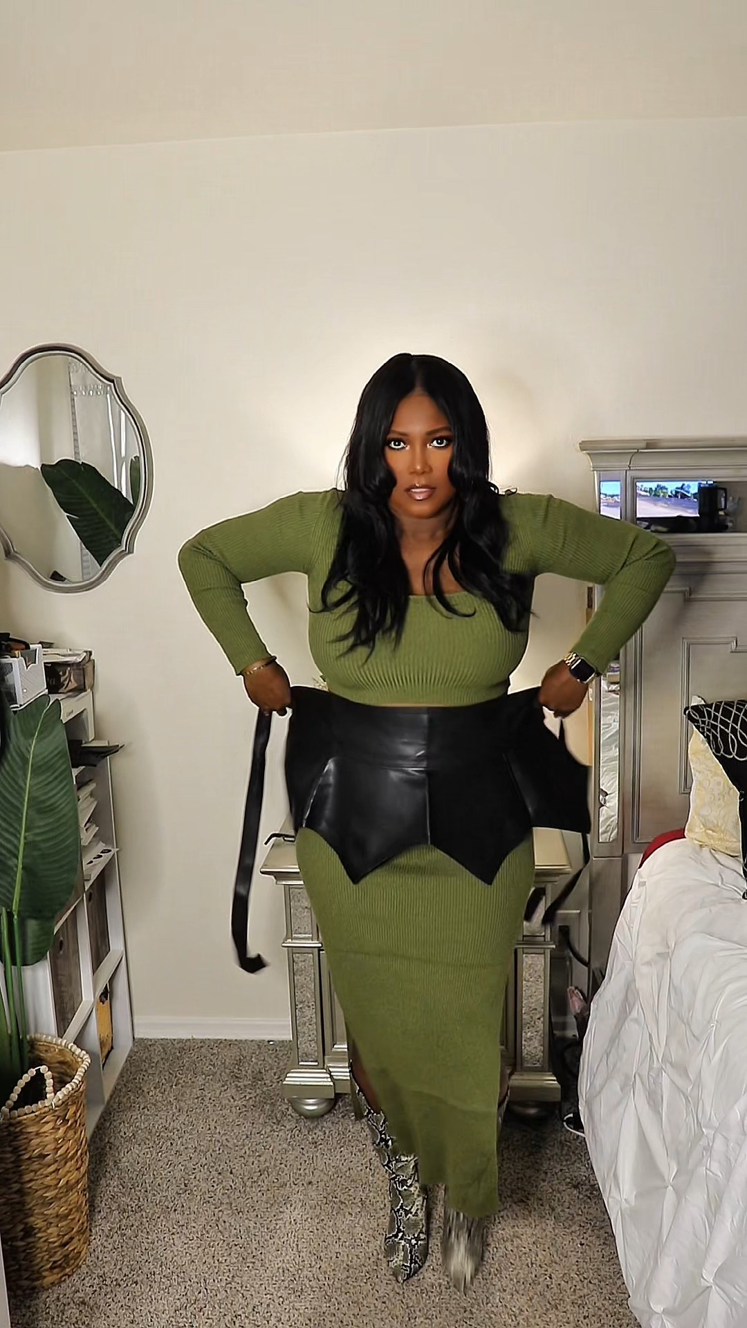 Winter fashion doesn’t have to be boring just because it’s cold out! #ootd #winterstyle #twopieceset #fallfashion #midsizestyle #

#LTKootd #LTKFindsUnder100 #LTKMidsize