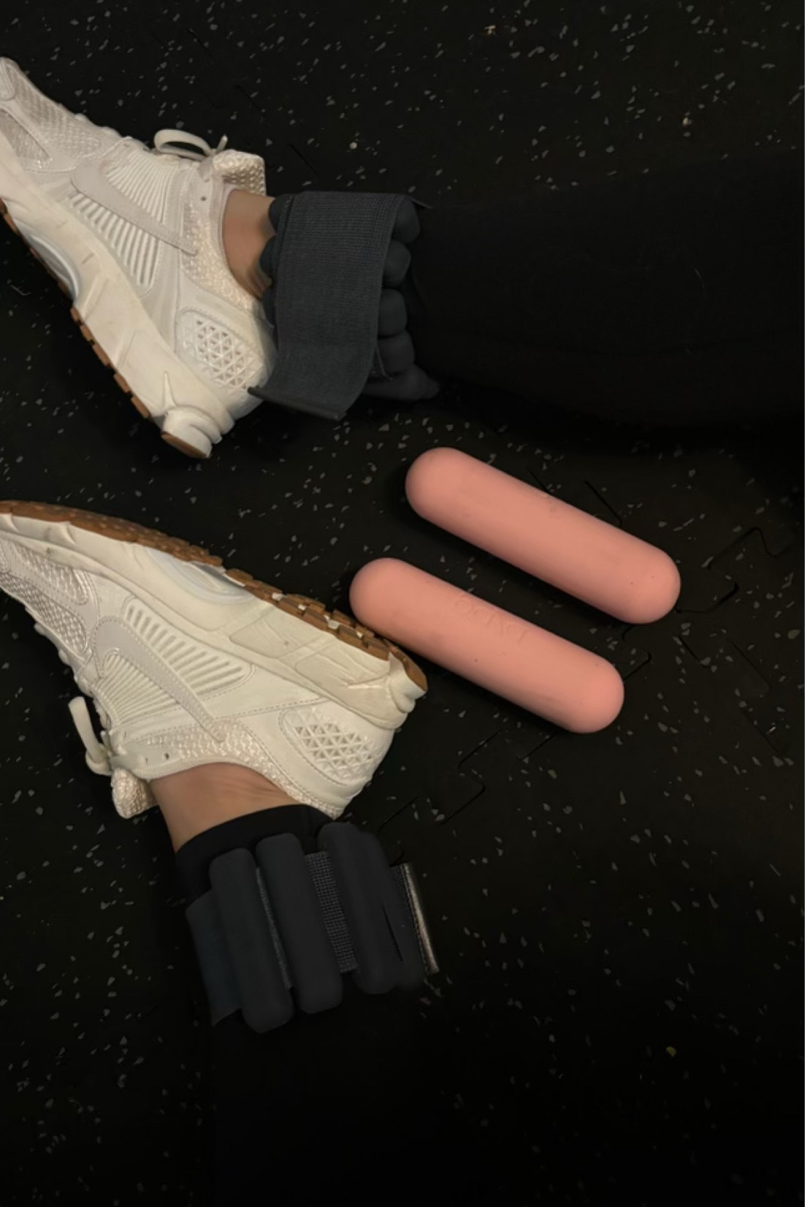 Bala x Nike 
Use code Reagan20 for 20% off on Bala 

#bala #nike #balabars #workout
#fitness #tennisshoes

#LTKActive #LTKFitness