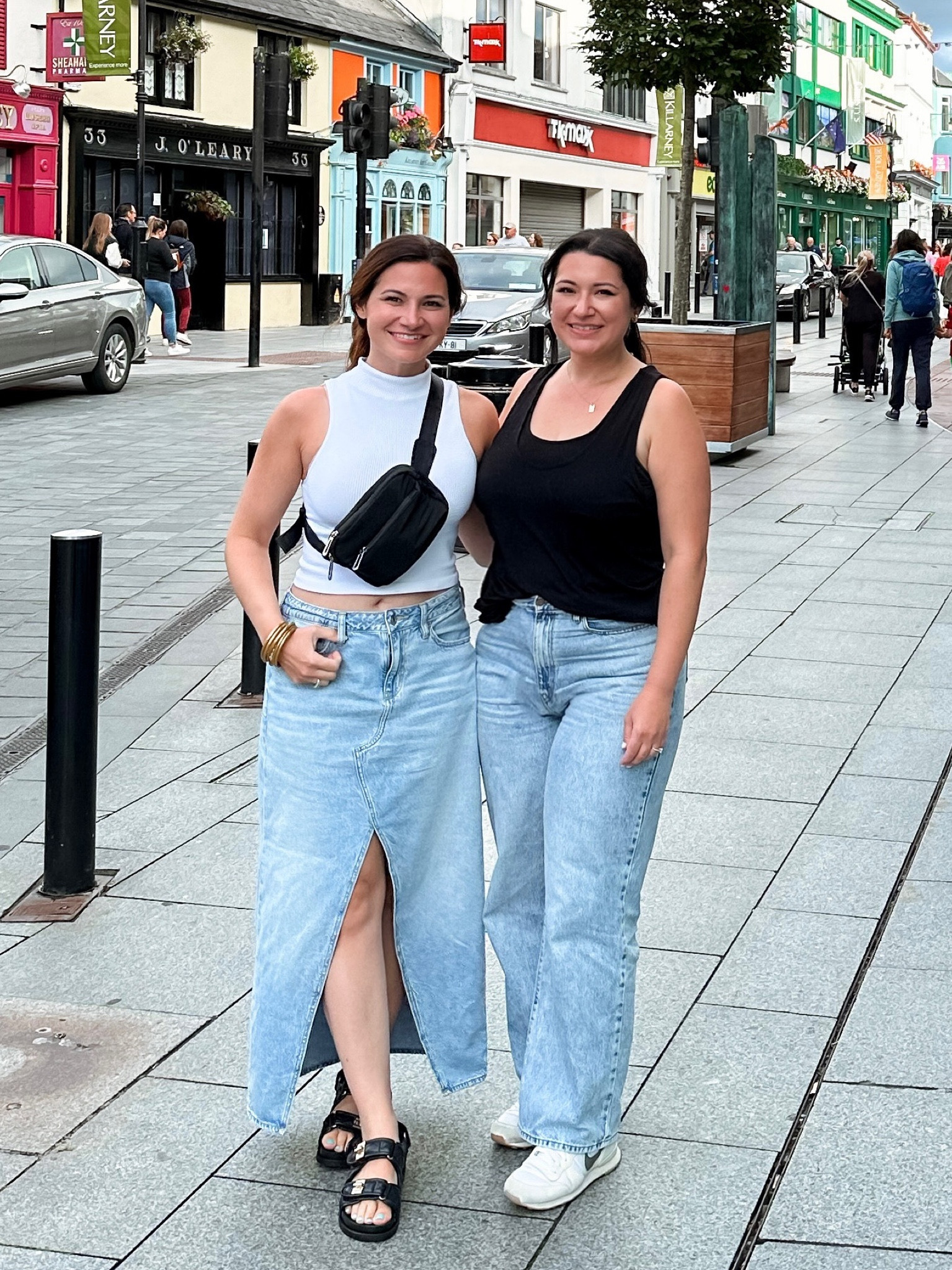 Crop white mock neck
Long jean/denim skirt 
Black belt bag
Black designer inspired sandals 

American eagle 
Amazon
The post 



#LTKBacktoSchool #LTKeurope #LTKshoecrush