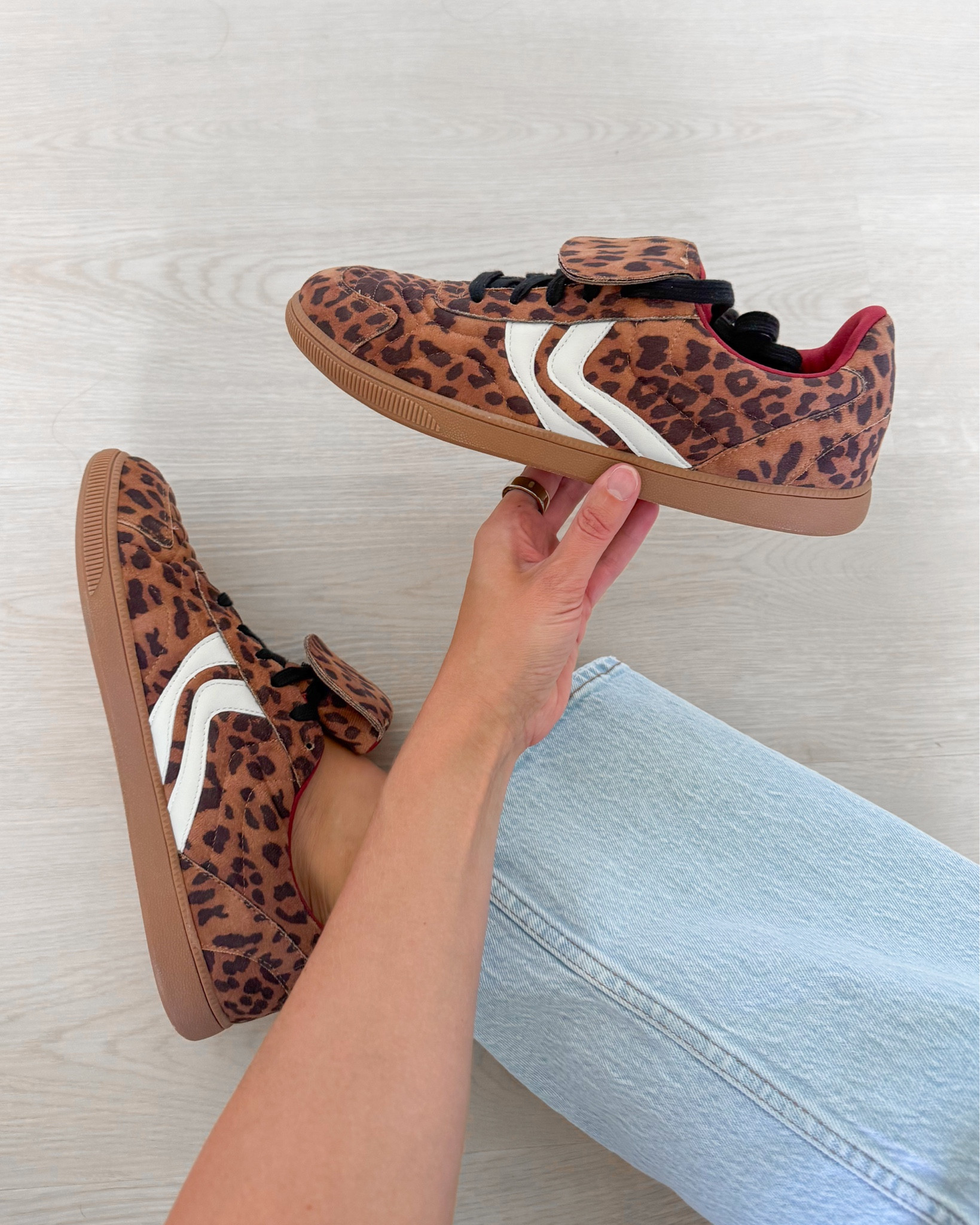 Love these leopard sneakers from Walmart! They are under $50! The perfect comfy sneakers that will elevate your fall outfits!

Walmart sneakers, leopard sneakers, shoes under $50, Levi jeans, tall girl approved, everyday chic, Oura Ring 

#LTKFindsUnder50 #LTKStyleTip #LTKShoeCrush
