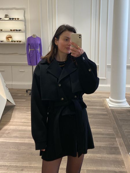 I found the perfect transitional black short coat that is nothing like what everyone else is wearing

Black trench coat
Short coat
Black coat
Wool coat
Elevated coat
Black outfit 
Spring inspiration 



#LTKstyletip #LTKSeasonal #LTKworkwear