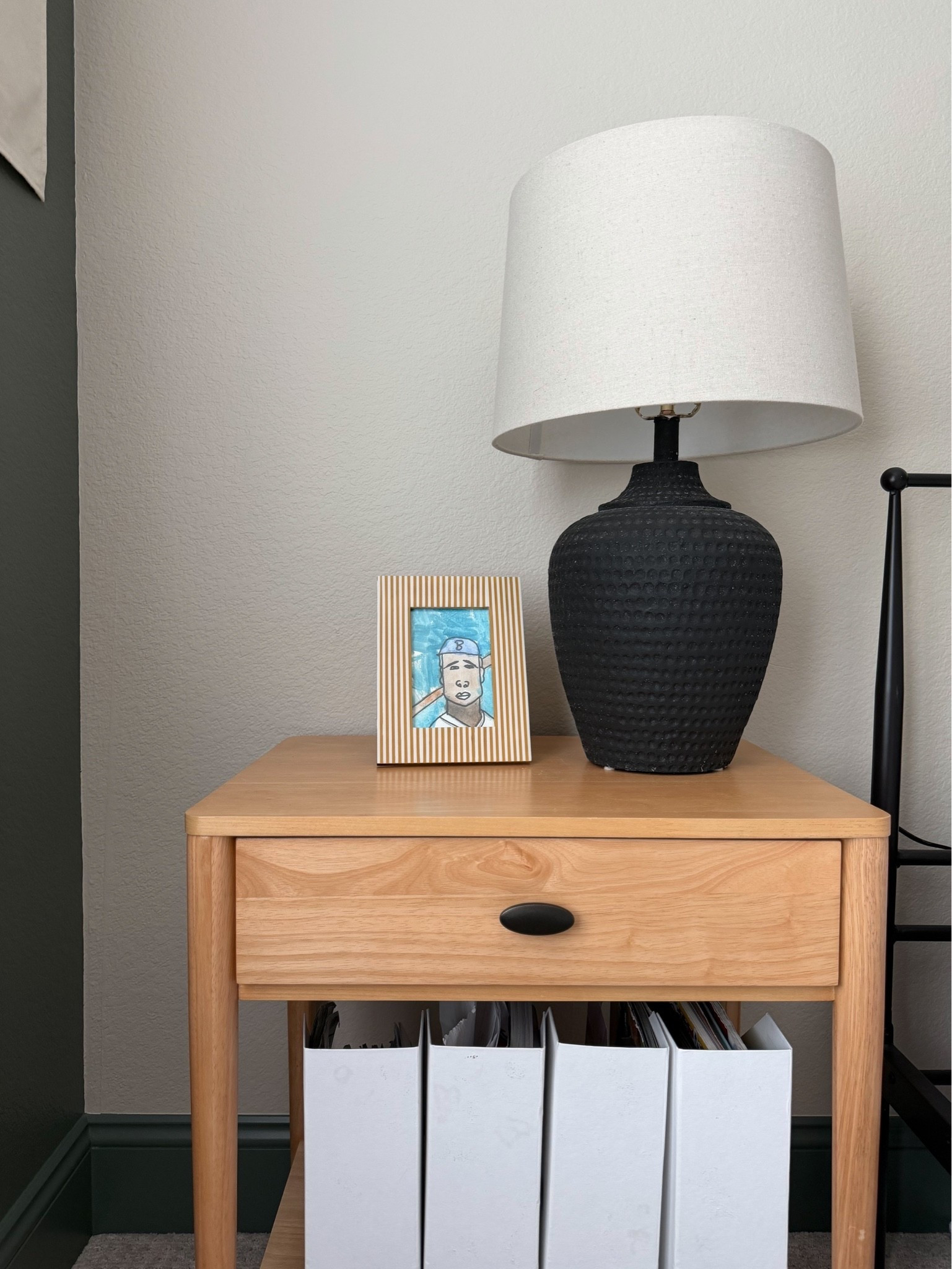 Kids nightstand

Natural wood nightstand on major sale!
Cute striped picture frame from Amazon
Affordable black lamp (similar)

#LTKHome #LTKSaleAlert