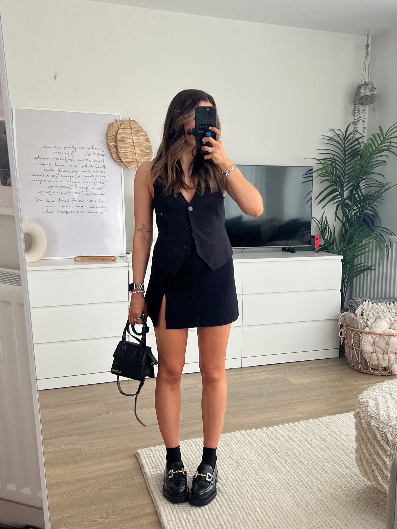 All black outfit ideas for spring/summer from your bestie who rarely wears any colour. Black often gets neglected for the lighter tones when the weather warms up, so I thought I’d give you some entirely black outfit inspiration to get you through the next few months & various occasions. 

All of the pieces are linked in my stories, may highlight and @shop.ltk profile. 

🏷️ black outfits, all black outfits, black outfit inspo, styling black for spring, styling black for summer, monochrome outfits, outfit ideas, spring fashion, summer fashion