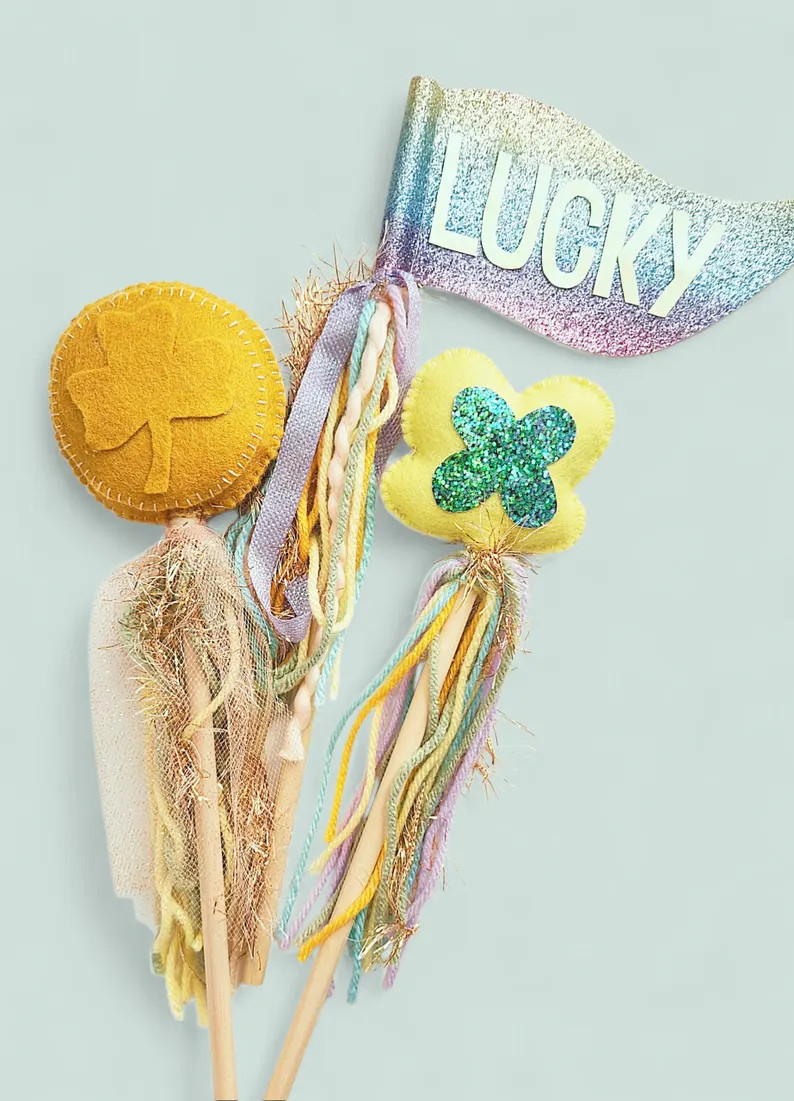 Shamrock, St. Patrick Theme, Shamrock Wand, Clover Wand, Felt Shamrock, St. Patrick's Day - Etsy | Etsy (US)