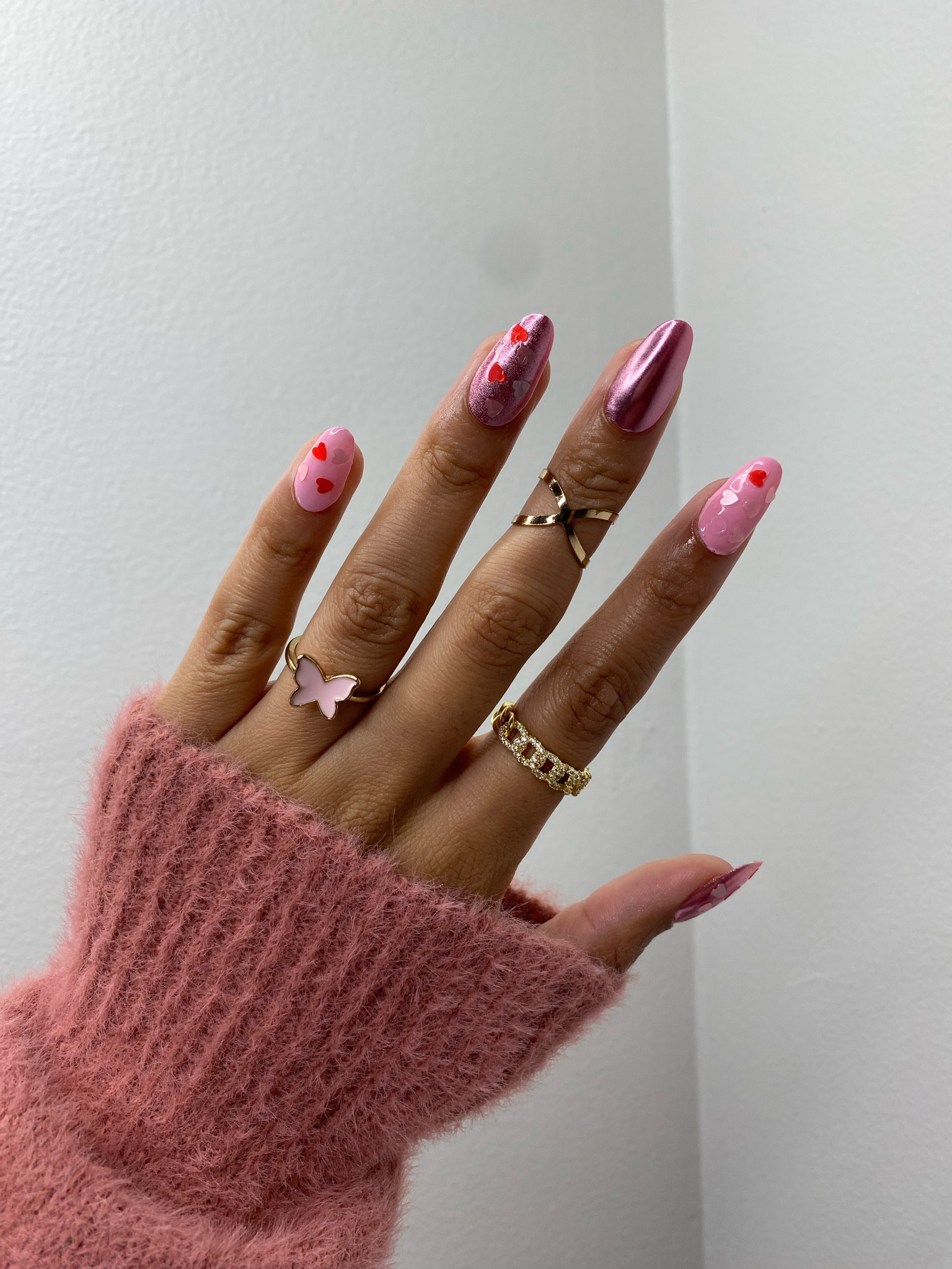 Pink chrome Valentine’s Day nails 


#LTKstyletip #LTKunder100 #LTKSeasonal