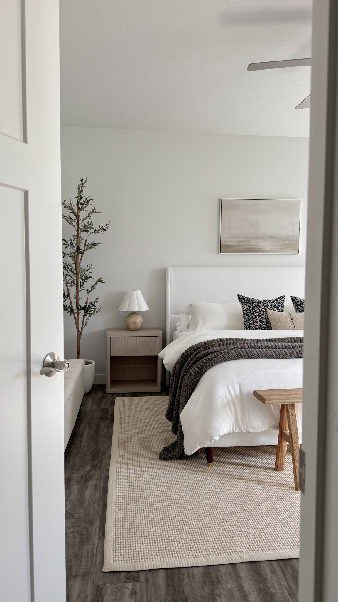 Shop my bedroom 🤍

-
Jute rug, bedroom rug, nightstands, target home, target lamps, amazon bedding, white duvet bedding, neutral bedroom, white bed frame, amazon bed

#LTKFindsUnder100 #LTKFindsUnder50 #LTKHome