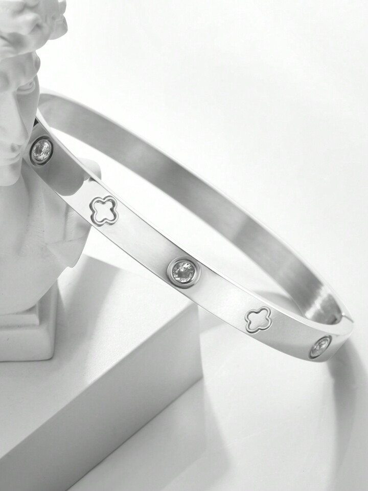 1pc Titanium Steel Bracelet Mirror Polished & Vacuum Plated, Not Easy To Fade, With Spring Buckle & Lucky Clover Decor With Rhinestone, Fashionable Classic Style For Everyday Wear Valentines | SHEIN