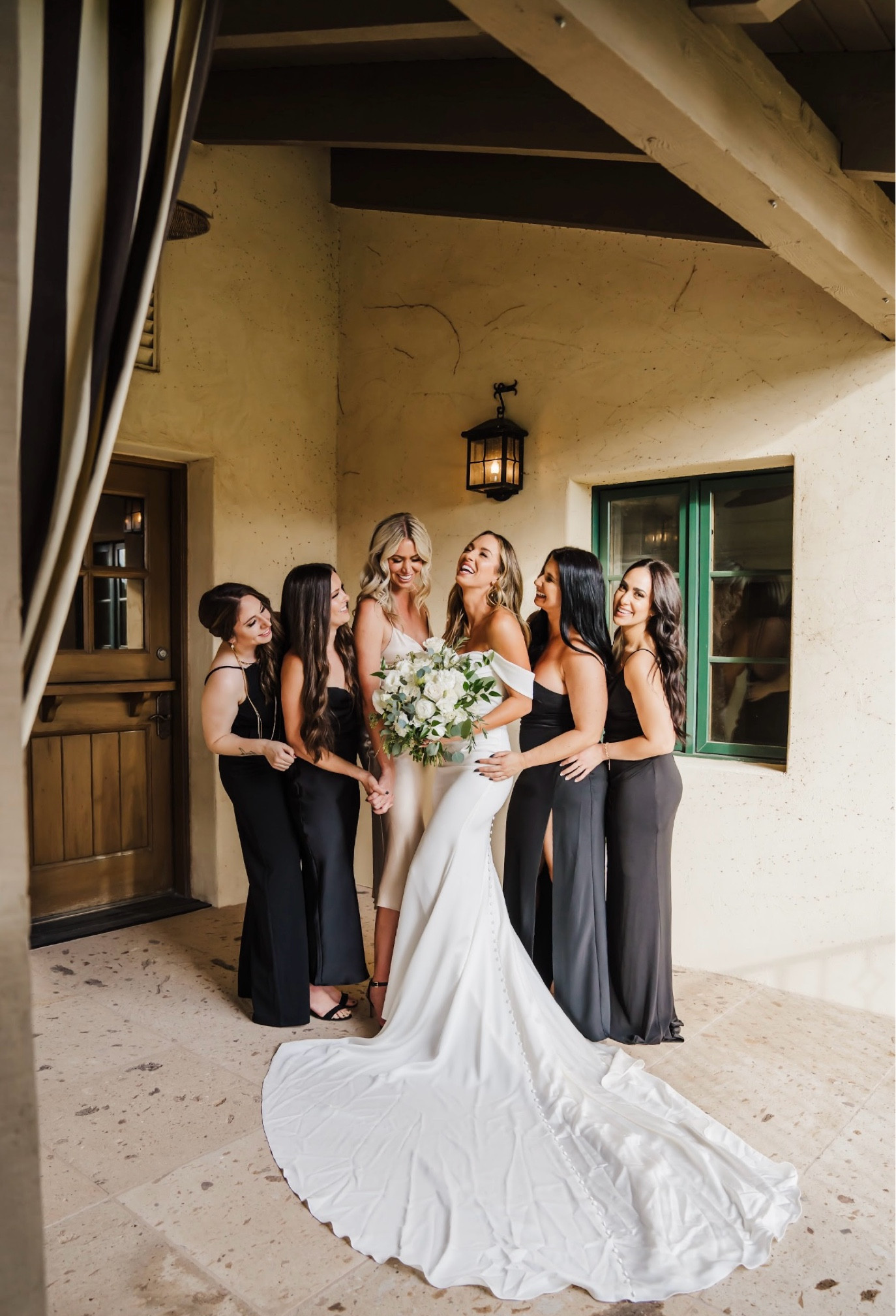 It’s Spring time here in AZ, and that means WEDDING season! We’re over the moon to finally have our breezy sunshine days mixed with our long crisp nights. February is the month of love, and we love the start of wedding season, especially when the fashion is comfy yet chic!


#LTKWedding #LTKMostLoved #LTKParties