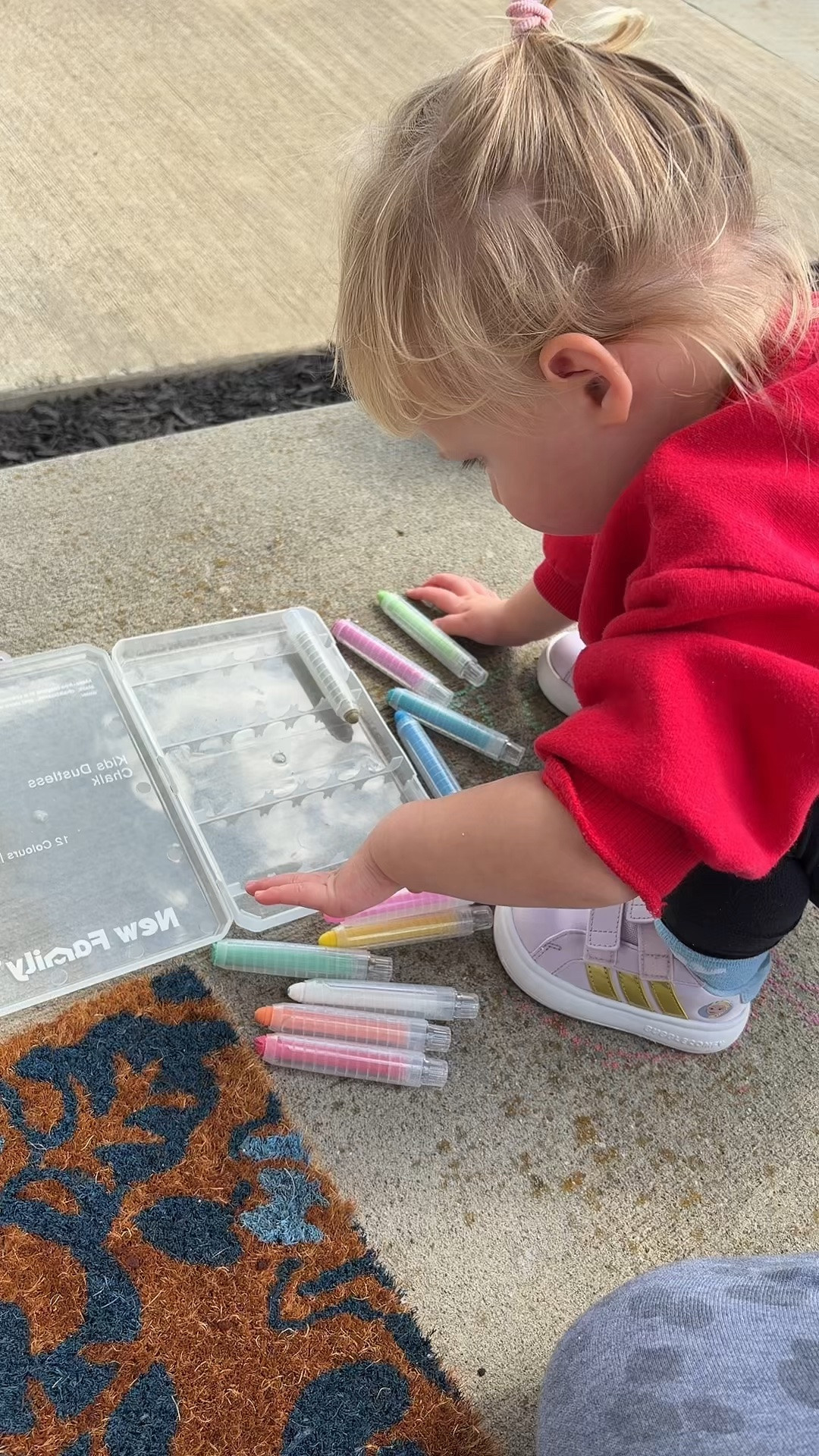 Finally! Chalk that doesn’t get all over your hands and clothes #chalk #kids #toddlers #playtime

#LTKmomlife #LTKKids #LTKSeasonal