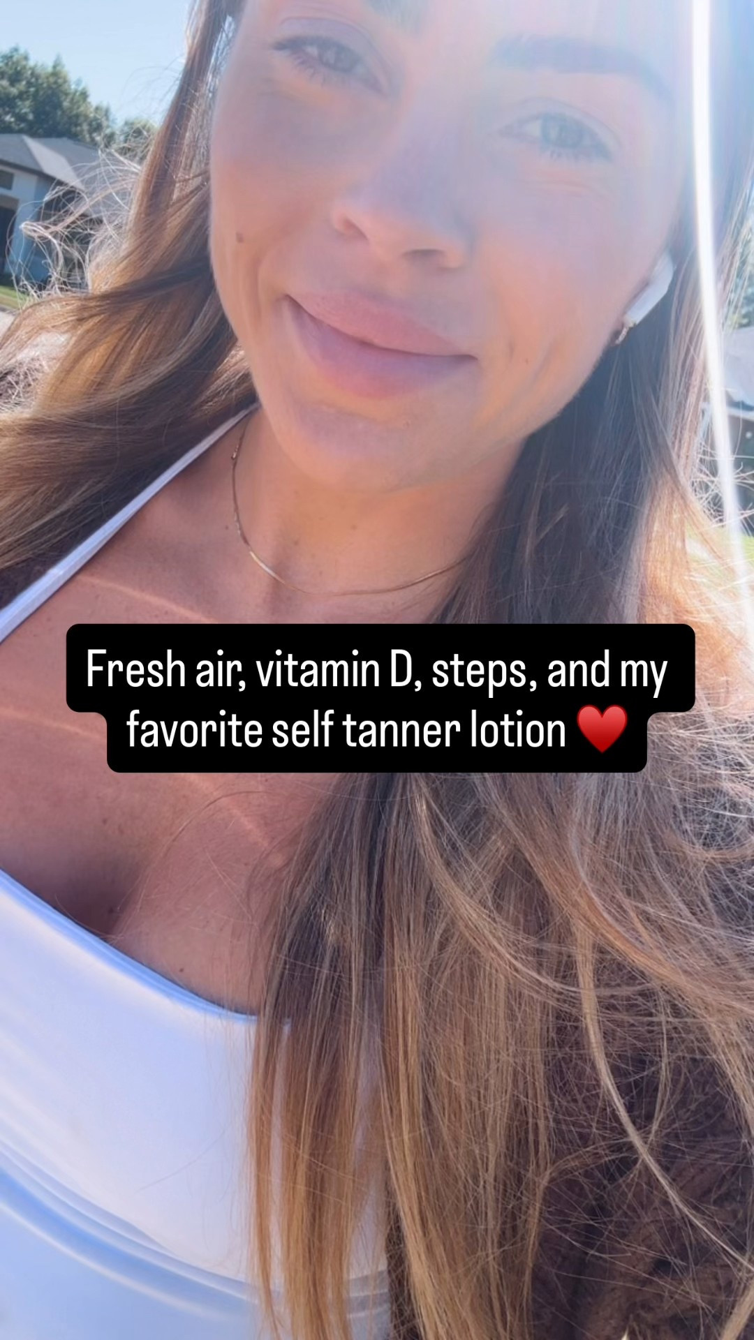 Seriously so obsessed with this self tan lotion, you don’t stink and it’s so easy to apply and the color is perfect