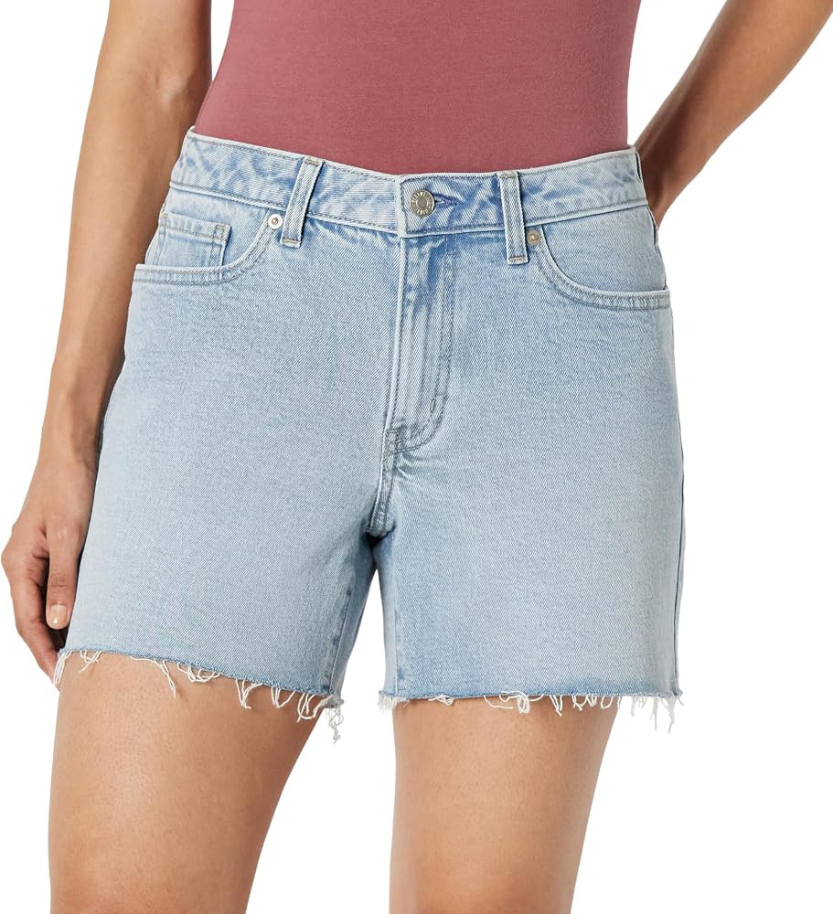 Amazon Essentials Women's Low Stretch Mid-Rise Regular-Fit Jean Short | Amazon (US)