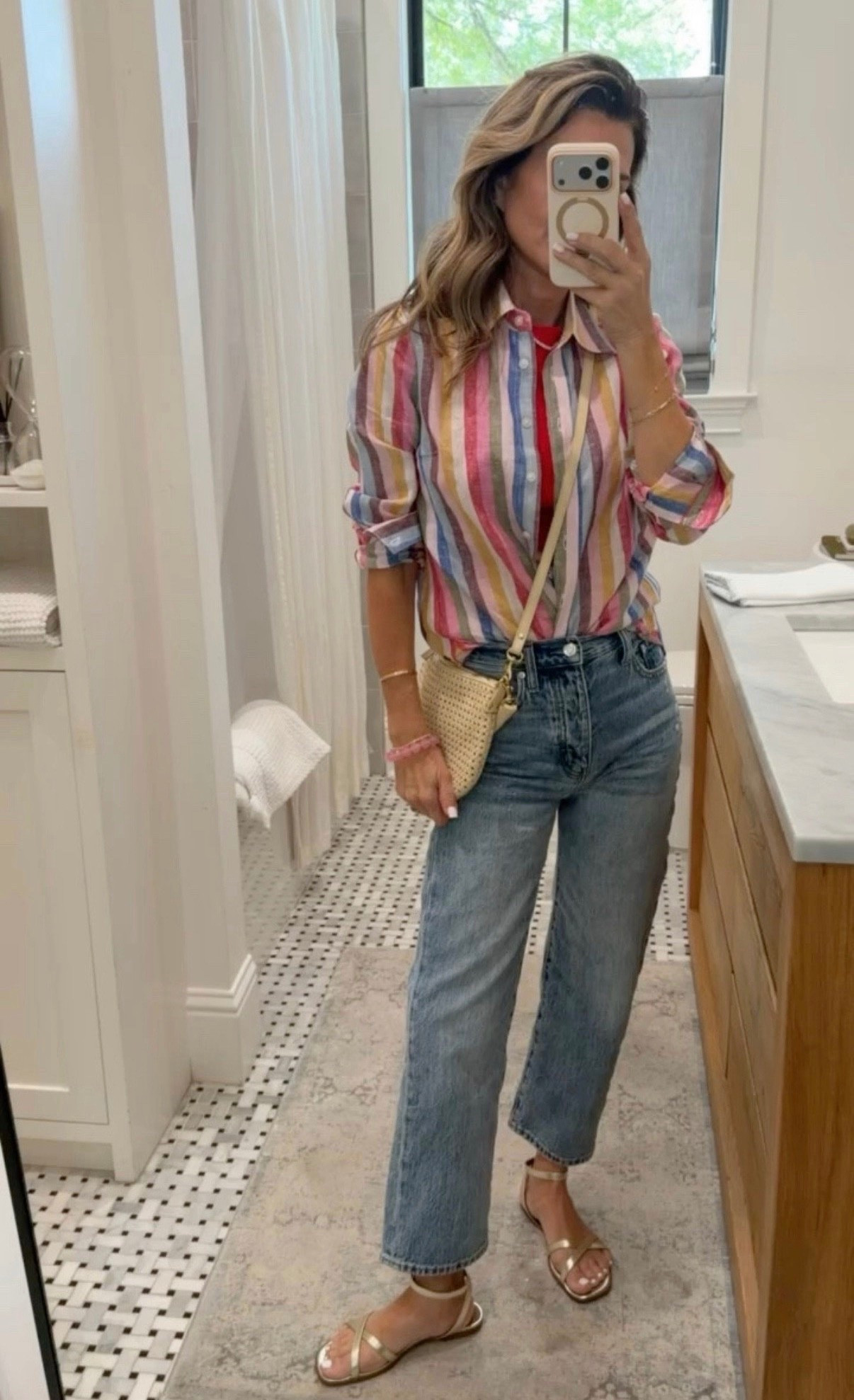 -Linen  button-up XS
-High waisted crop jeans TTS Code TAMMY15
-Red tank 
-Crossbody bag 
-metallic flats

#LTKootd #LTKSeasonal #LTKOver40