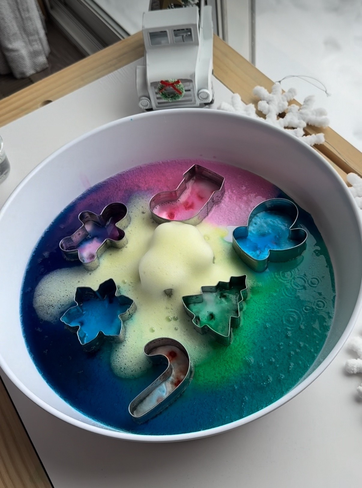 Fizzy Christmas Play! 

A little baking soda, a little vinegar, and a whole lot of holiday magic. My toddler was obsessed with this bubbling Christmas sensory setup!

#LTKkids #LTKfamily #LTKholiday #ToddlerActivity #HolidayActivities #SensoryPlay #ChristmasSensory #ChristmasPlay #ChristmasActivities #FizzyPlay #ToddlerPlayIdeas #SensoryBin #HolidaySensory #KidsActivities #PreschoolActivities

#LTKSeasonal #LTKHoliday #LTKKids