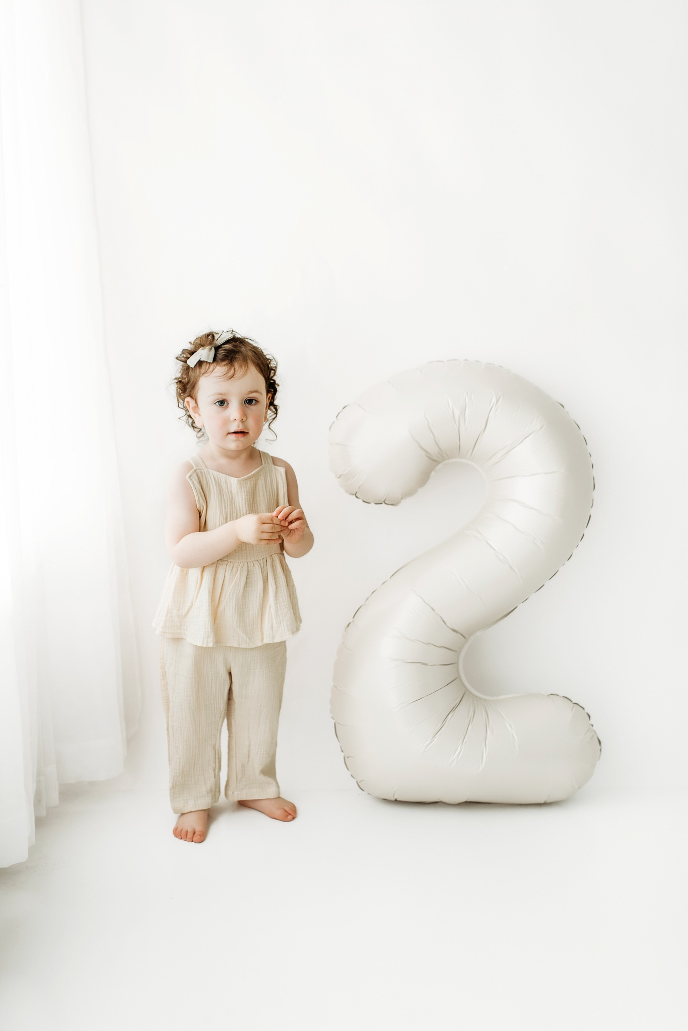Neutral number balloons have my heart for birthday sessions. 🥹

#LTKkids #LTKparties #LTKfindsunder50
