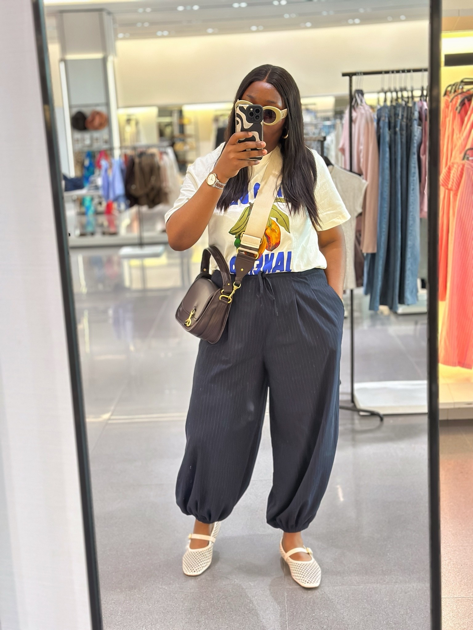 Ballon pants, Tshirt and Flat
