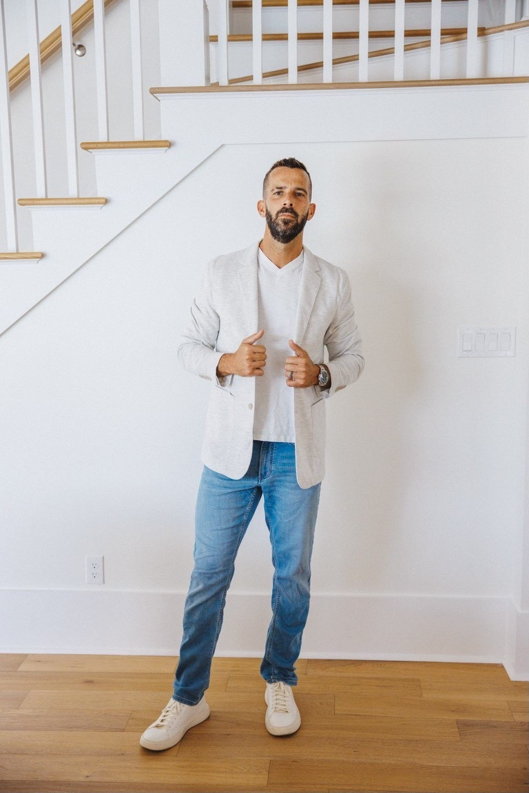 Need a blazer? This quince blazer is breathable… perfect as a seasonal transition piece… going into or coming out of winter

I’d say the similar faherty blazer is more cozy, warm, and will carry you through the winter 

#LTKOver40 #LTKMens #LTKStyleTip