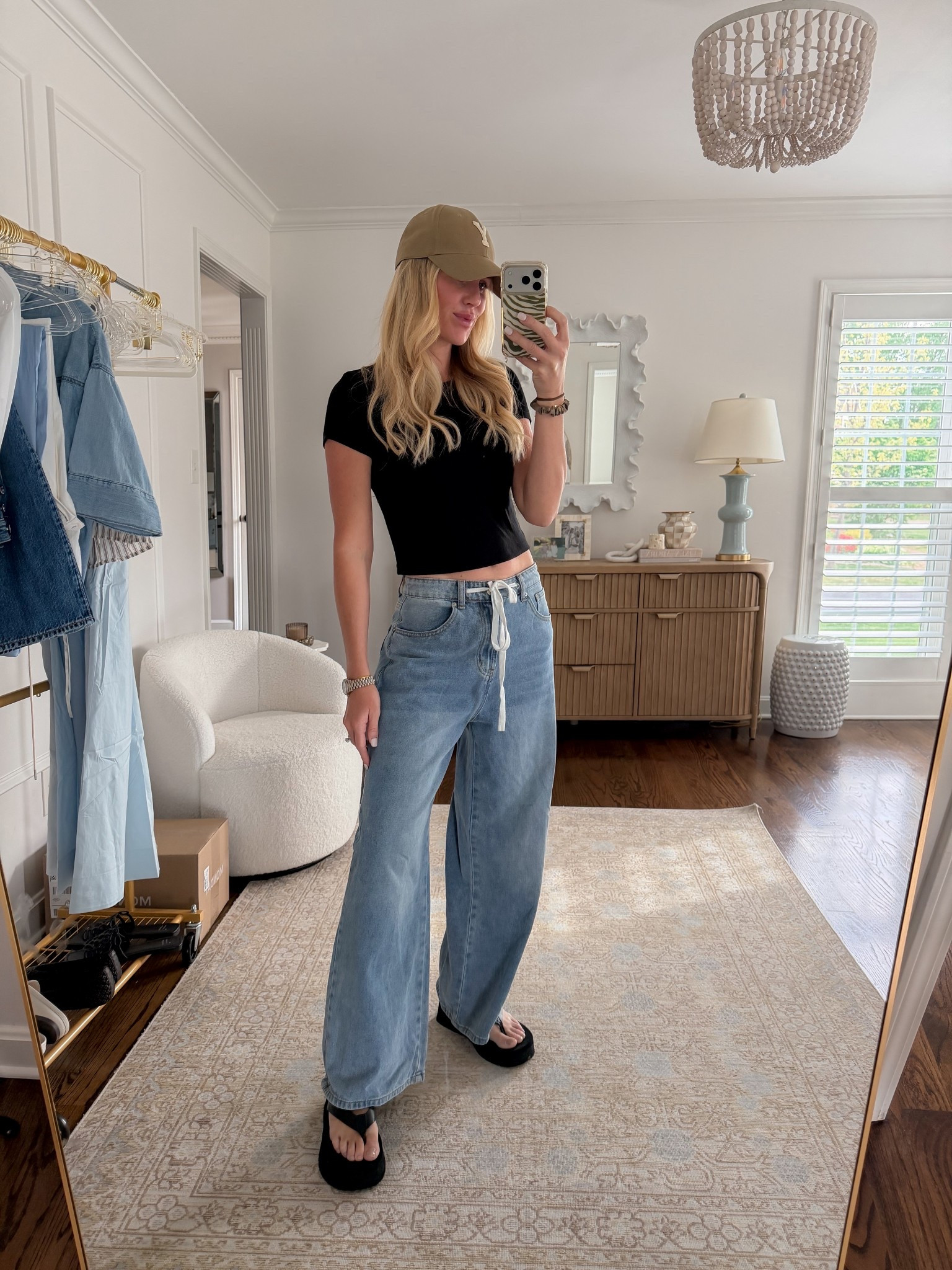 Casual denim and tee outfit of the day  

#LTKdayinmylife #LTKgrwm #LTKootd